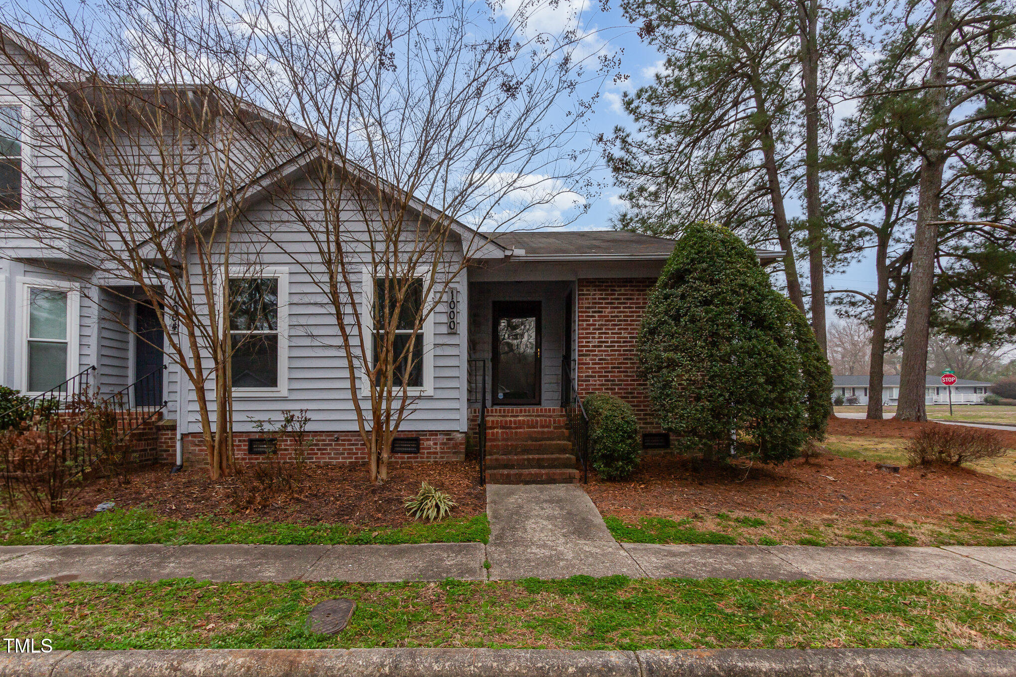 1000 Hempstede Drive Property Photo