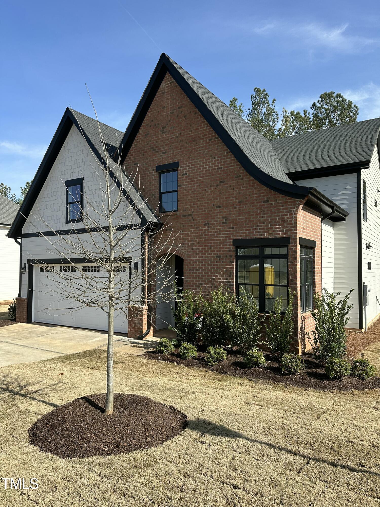 230 Sutherland Drive Property Photo