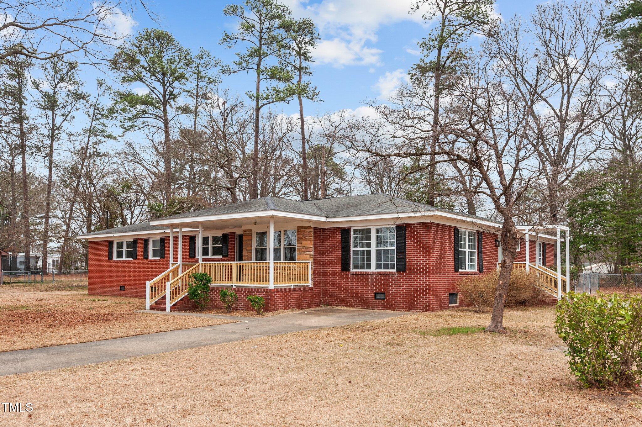 205 Woodside Drive Property Photo 1
