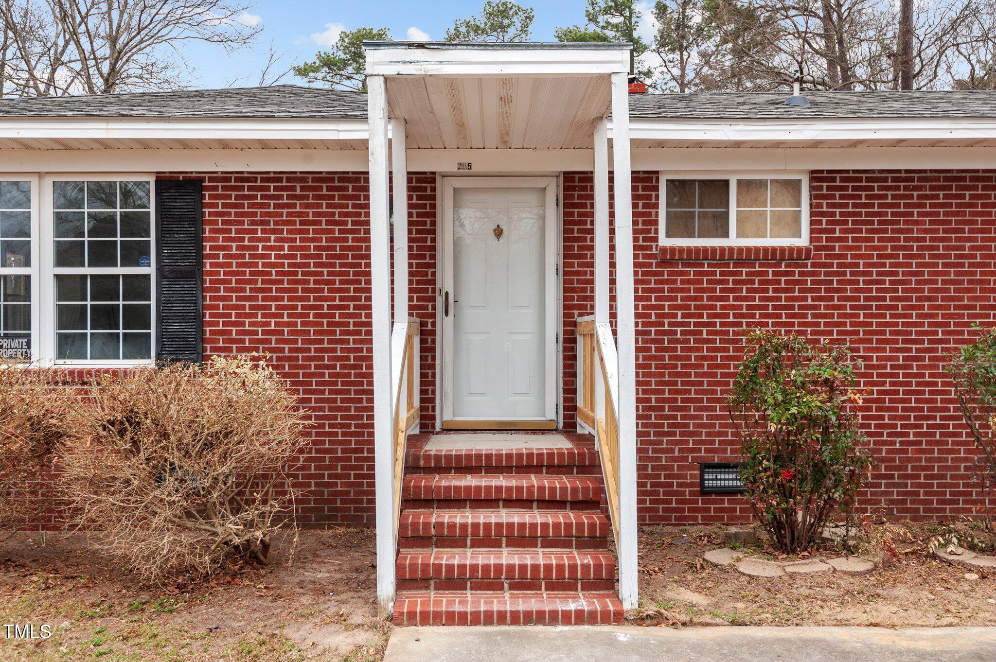 205 Woodside Drive Property Photo 4