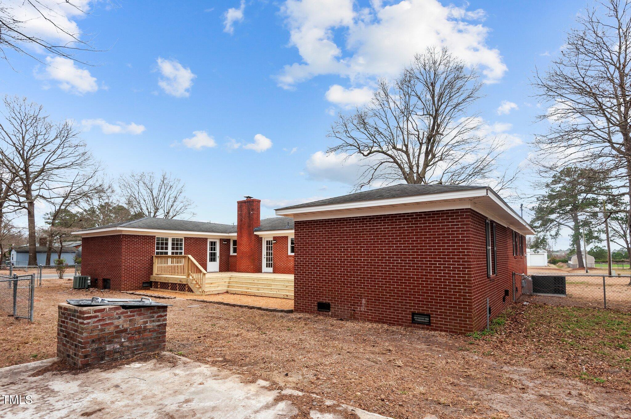 205 Woodside Drive Property Photo 7