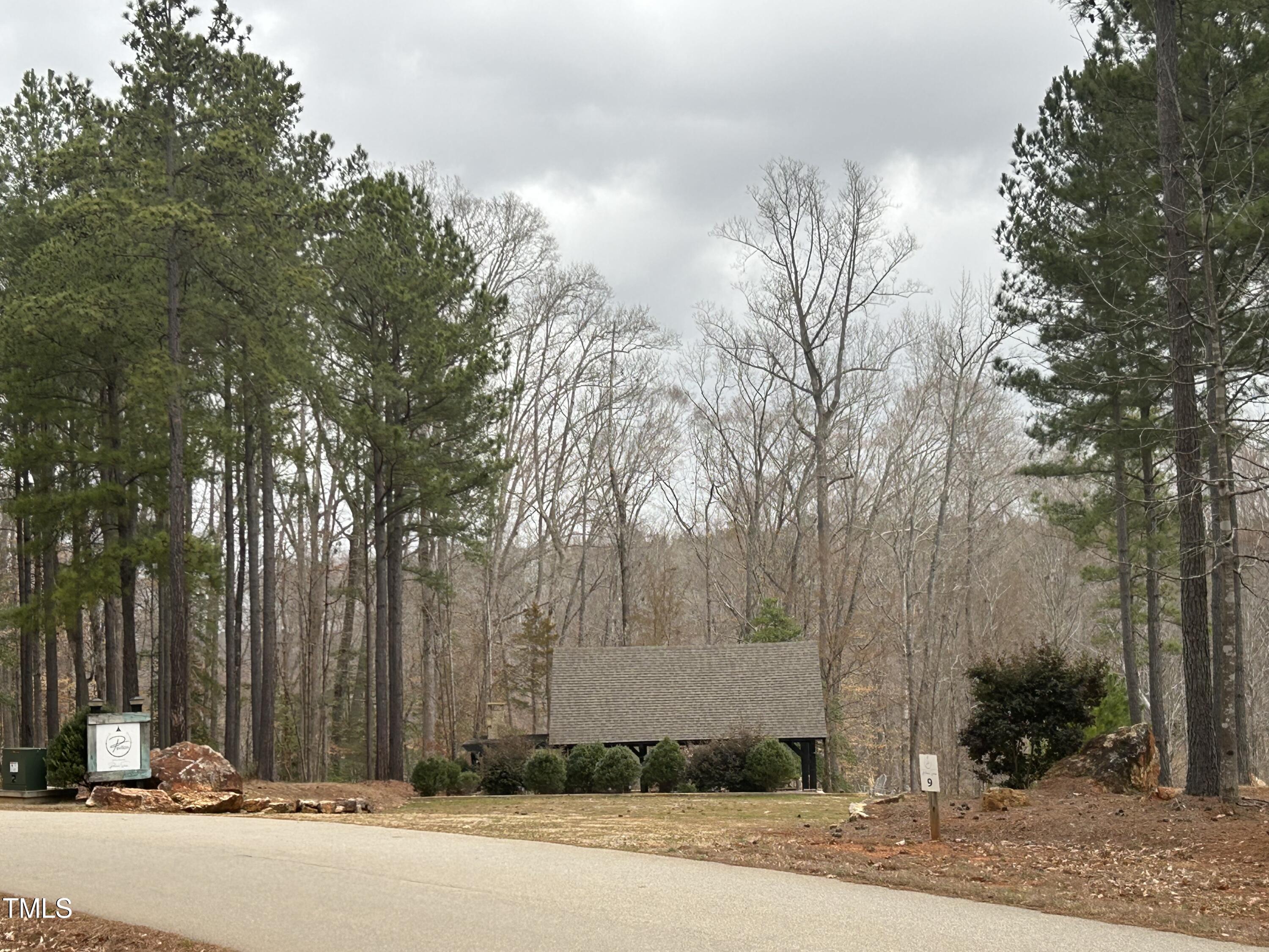 63 Sail View Lane Property Photo 3