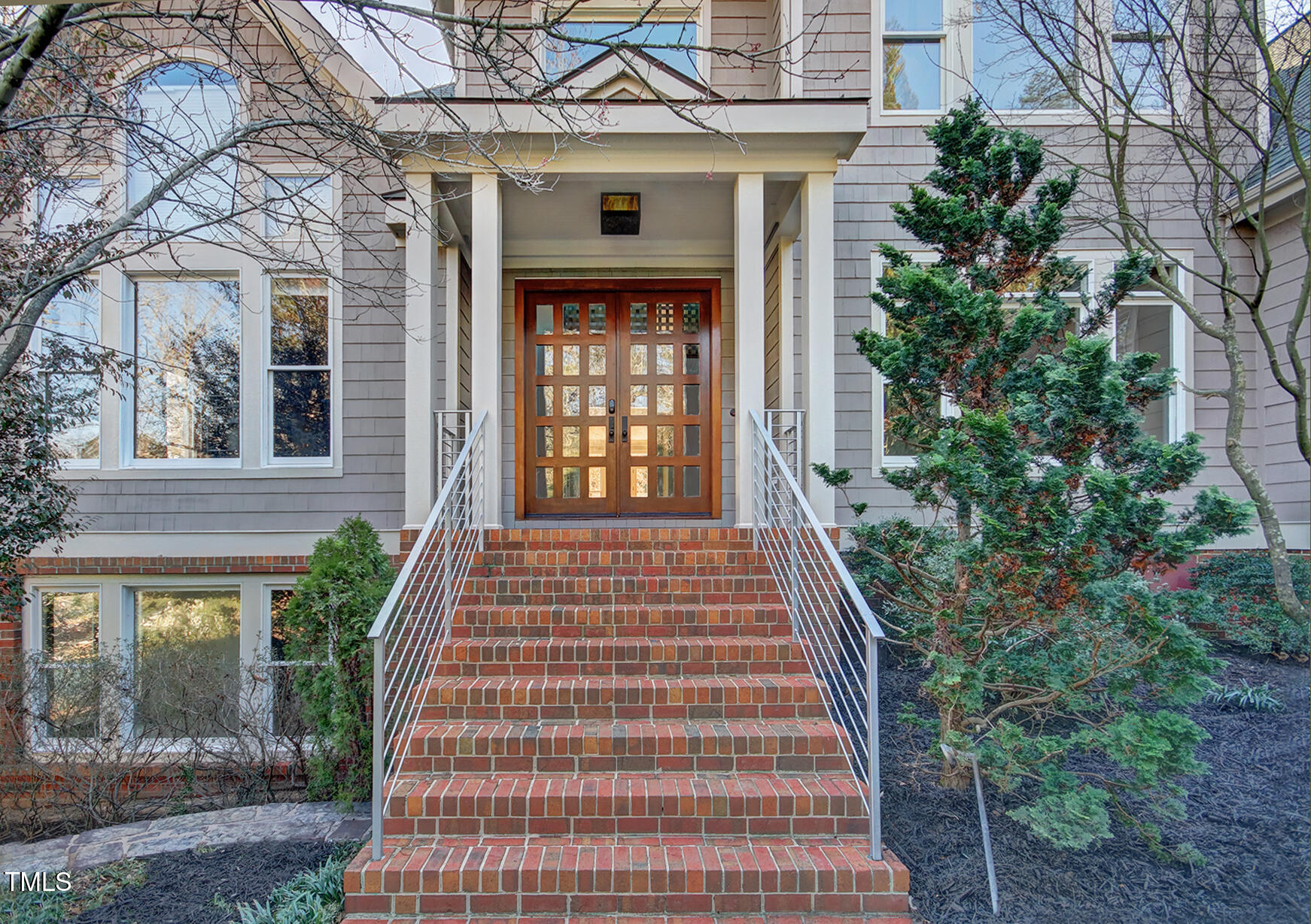 805 Greenwood Road Property Photo