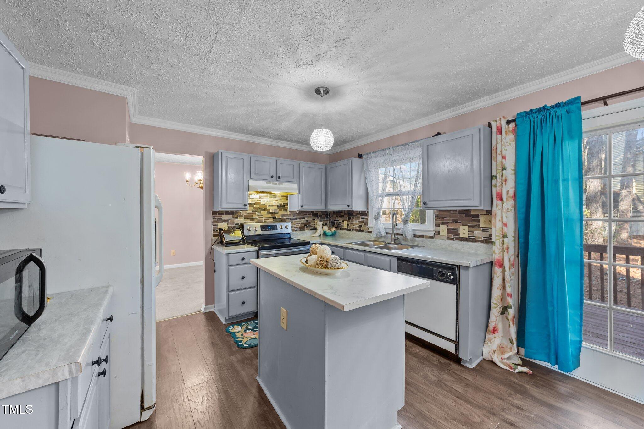 300 Pate Street Property Photo 4