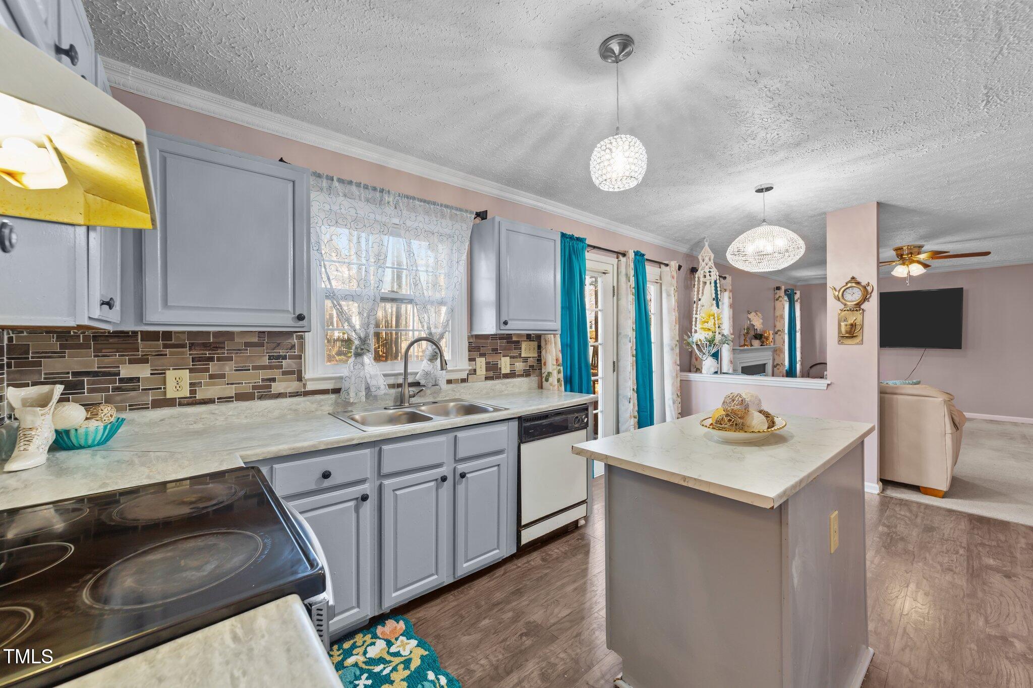 300 Pate Street Property Photo 6