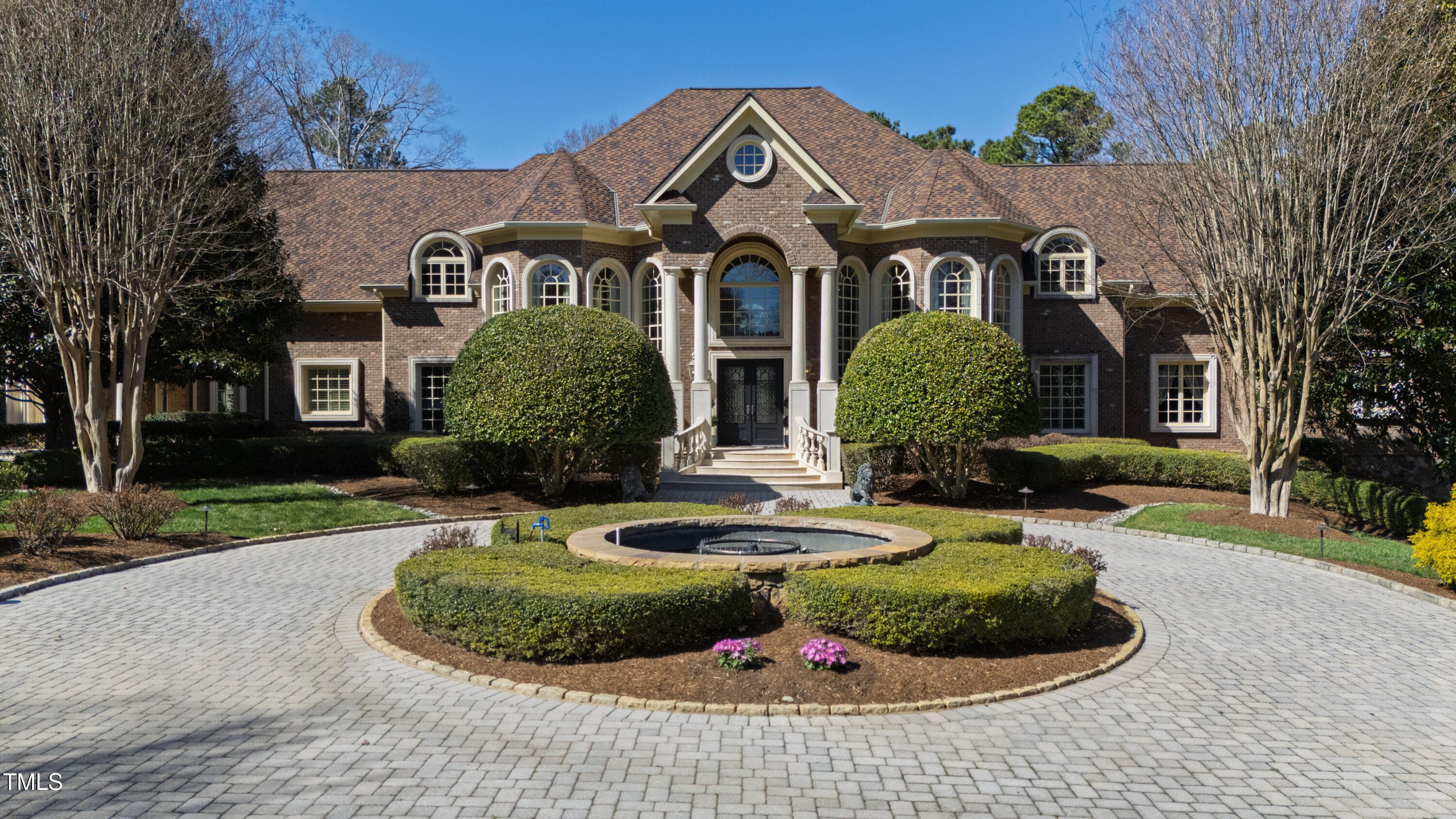 2421 Acanthus Drive Property Photo