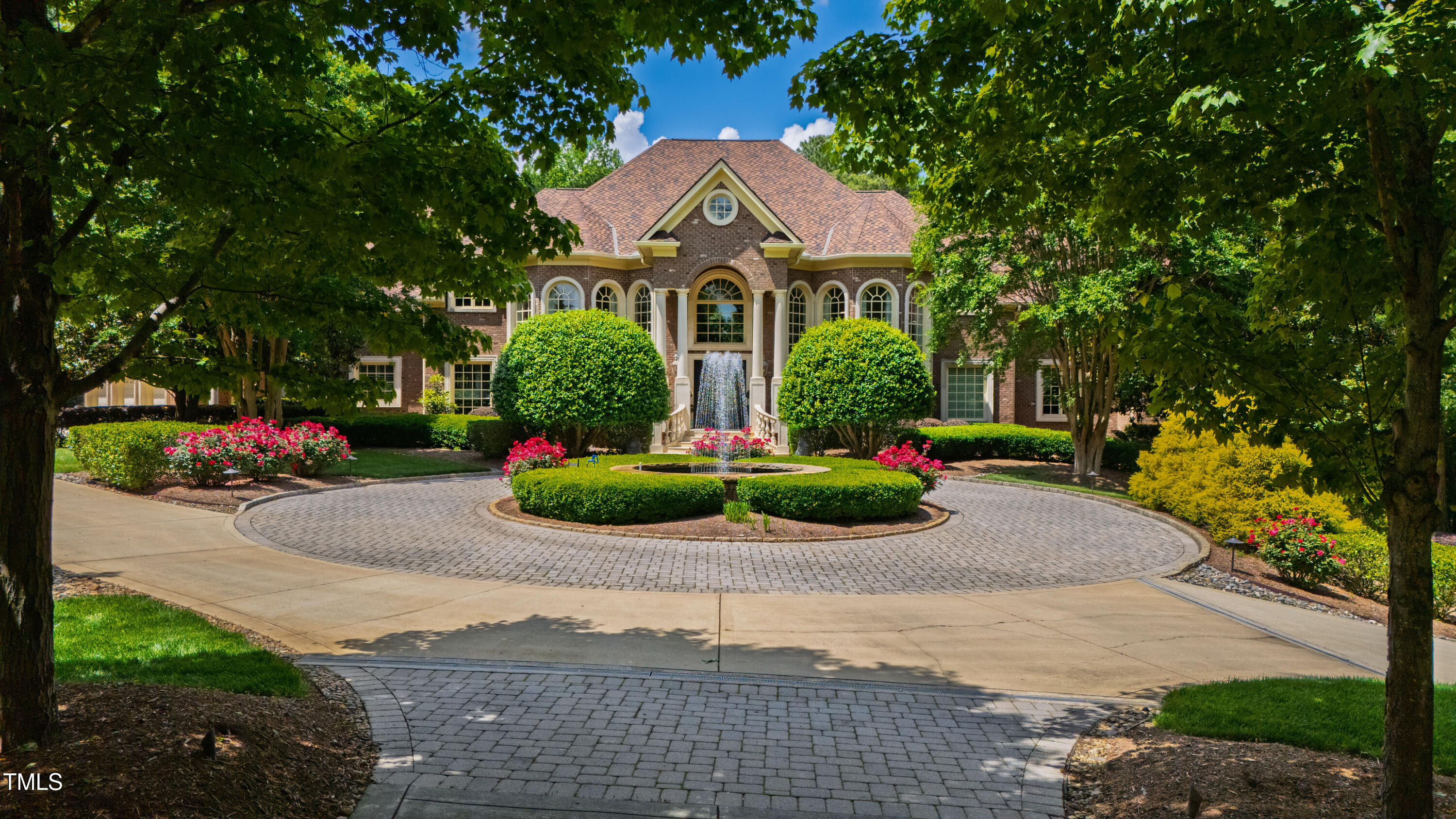 2421 Acanthus Drive Property Photo 1