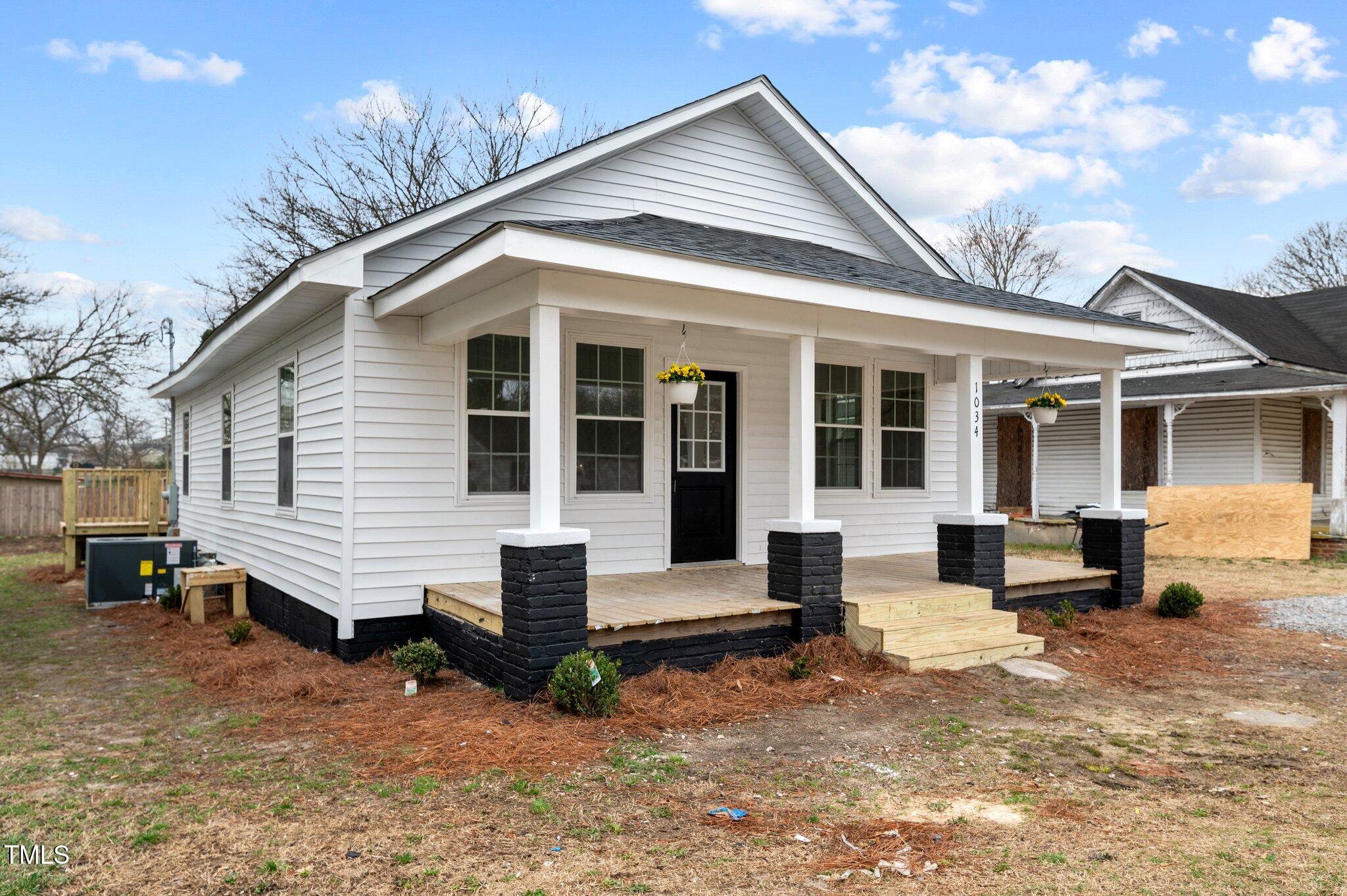 1034 Maple Street Property Photo