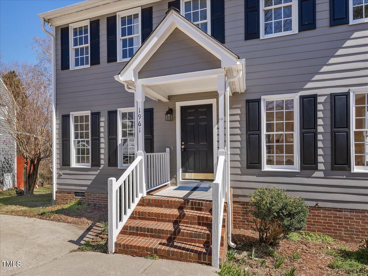 1961 Indianwood Court Property Photo 4