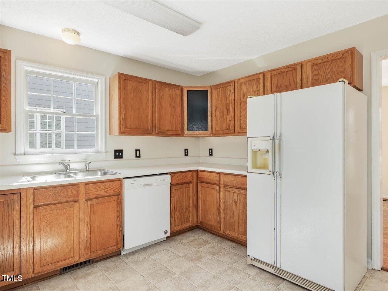 1961 Indianwood Court Property Photo 18