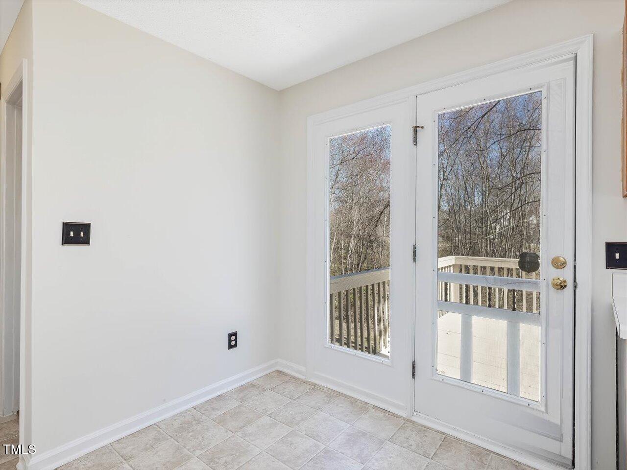 1961 Indianwood Court Property Photo 21