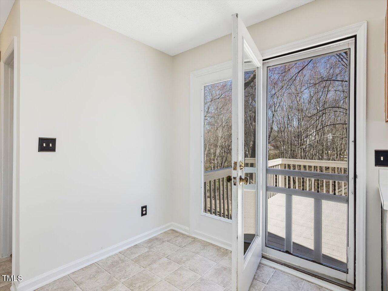 1961 Indianwood Court Property Photo 22