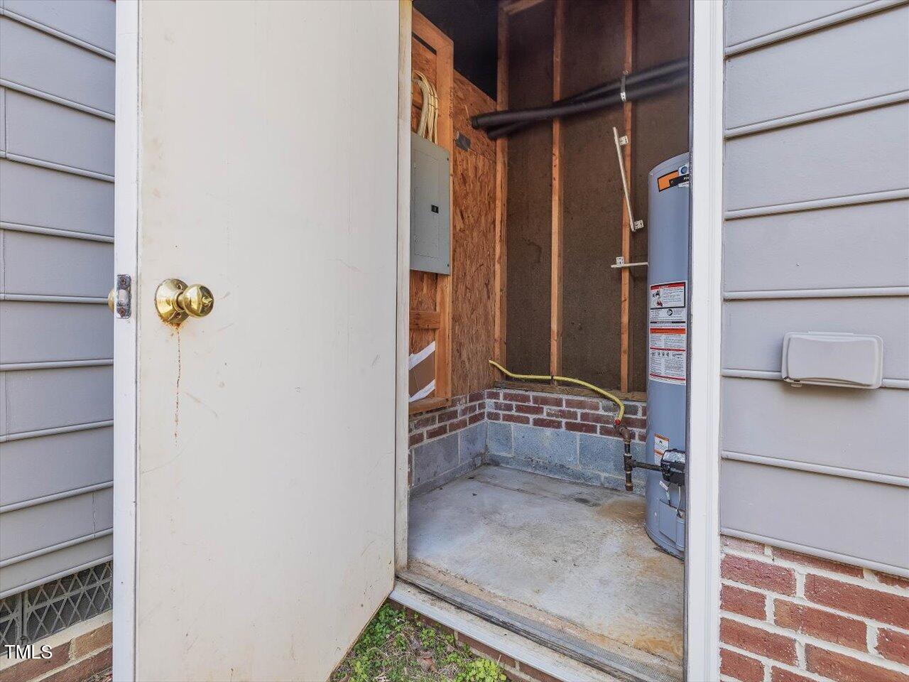 1961 Indianwood Court Property Photo 54