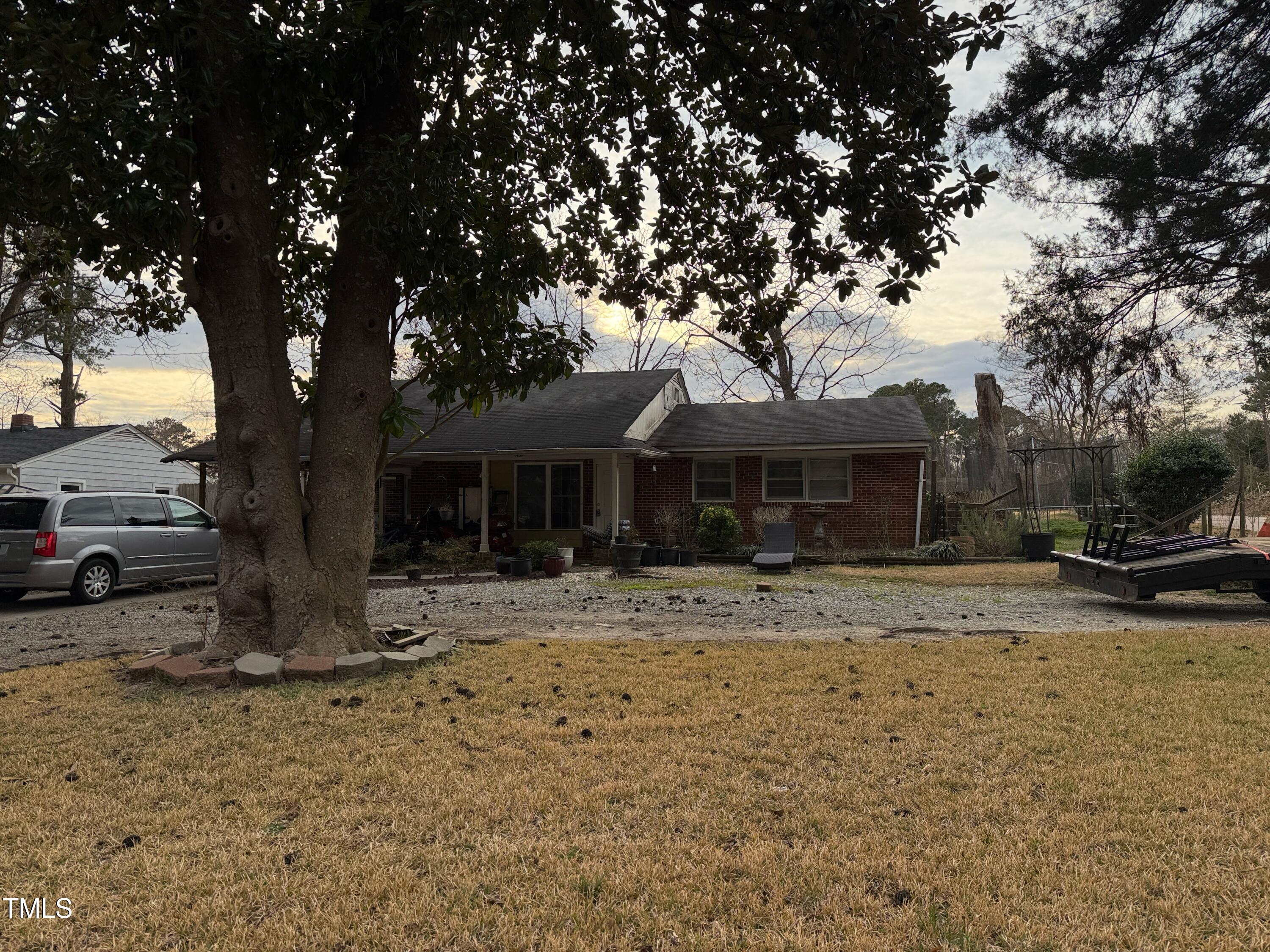 902 Bragg Street Property Photo