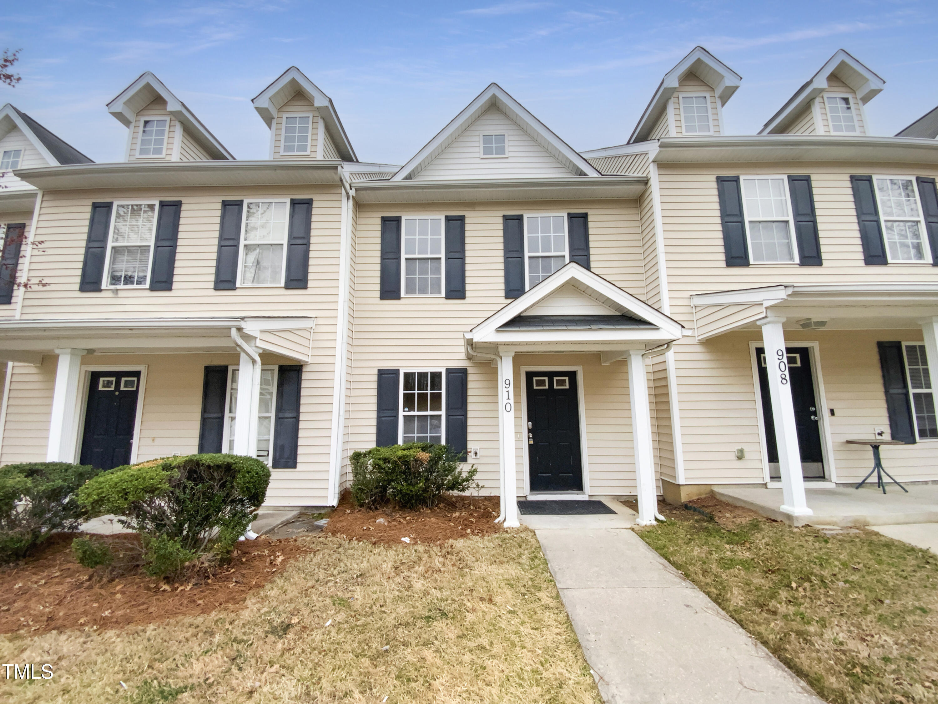 910 Savin Landing Property Photo 1