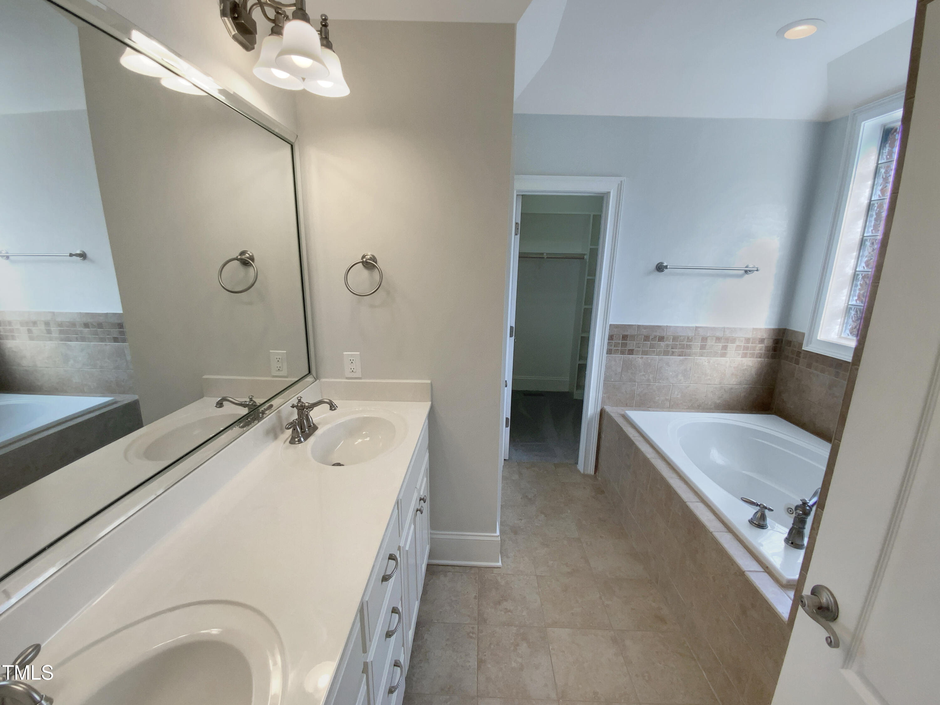 138 Parkdale Lane Property Photo 7