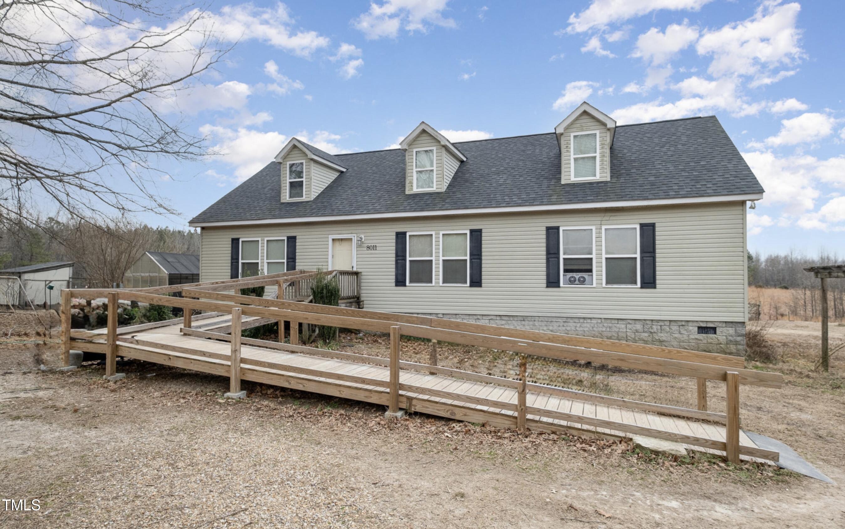 8011 Simmons Road Property Photo