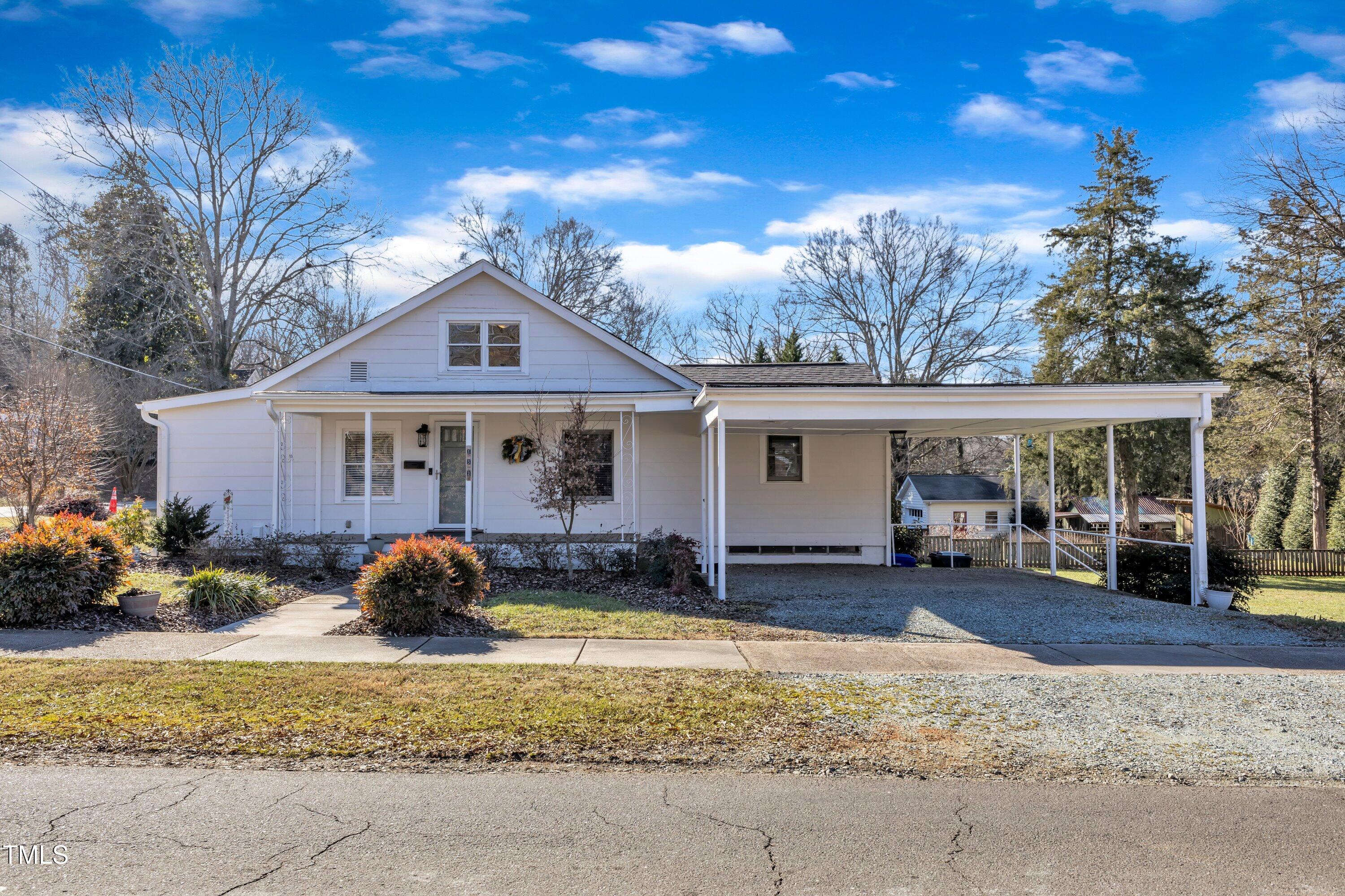 152 E Tryon Street Property Photo