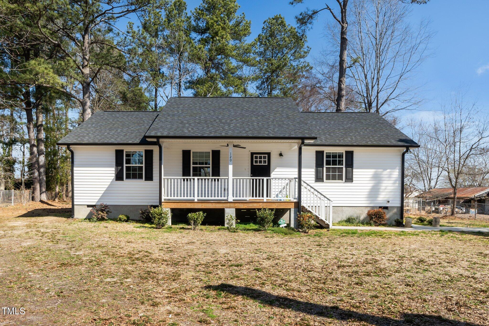 120 W College Street Property Photo
