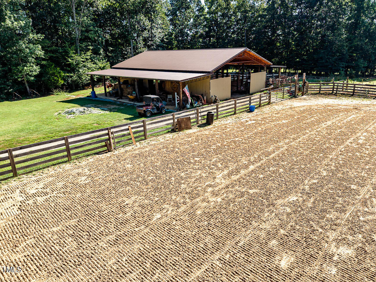 195 Falcon Lane Property Photo 5