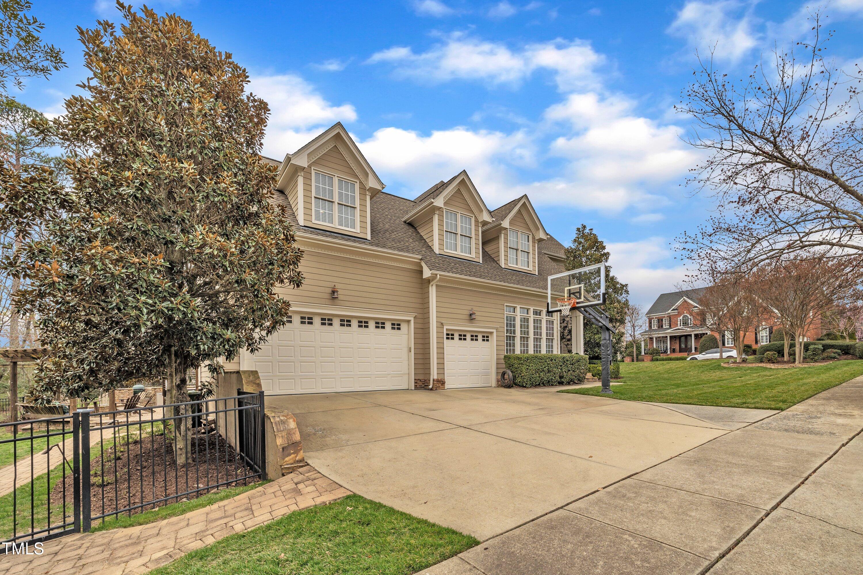 601 Ballad Creek Court Property Photo 49