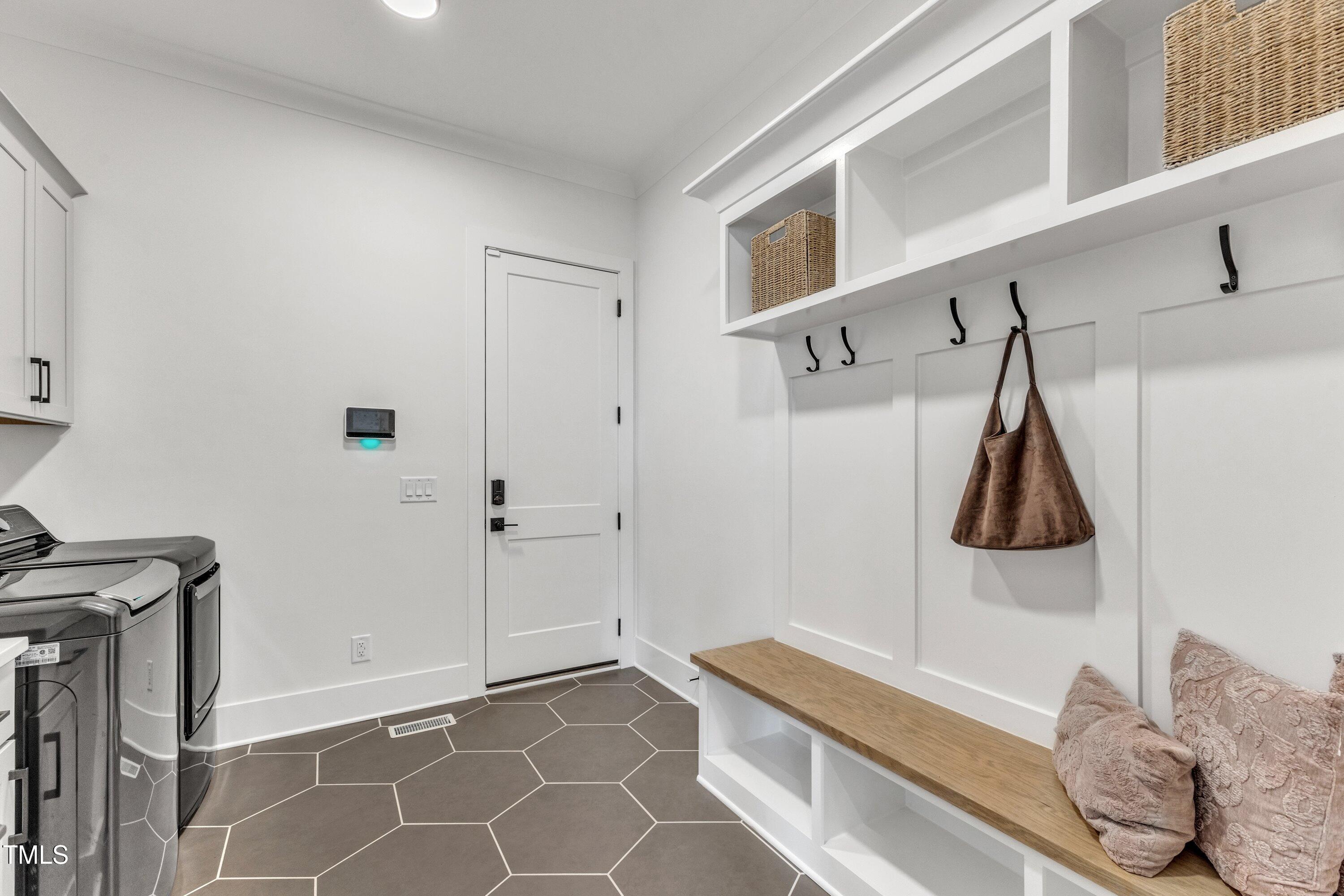 112 Sire Court Property Photo 43