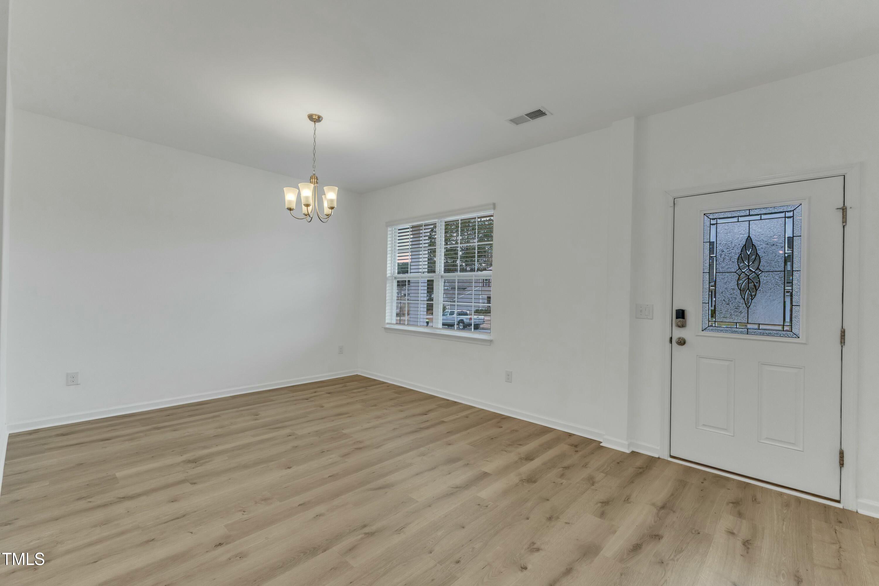 2728 Spring Valley Drive Property Photo 7
