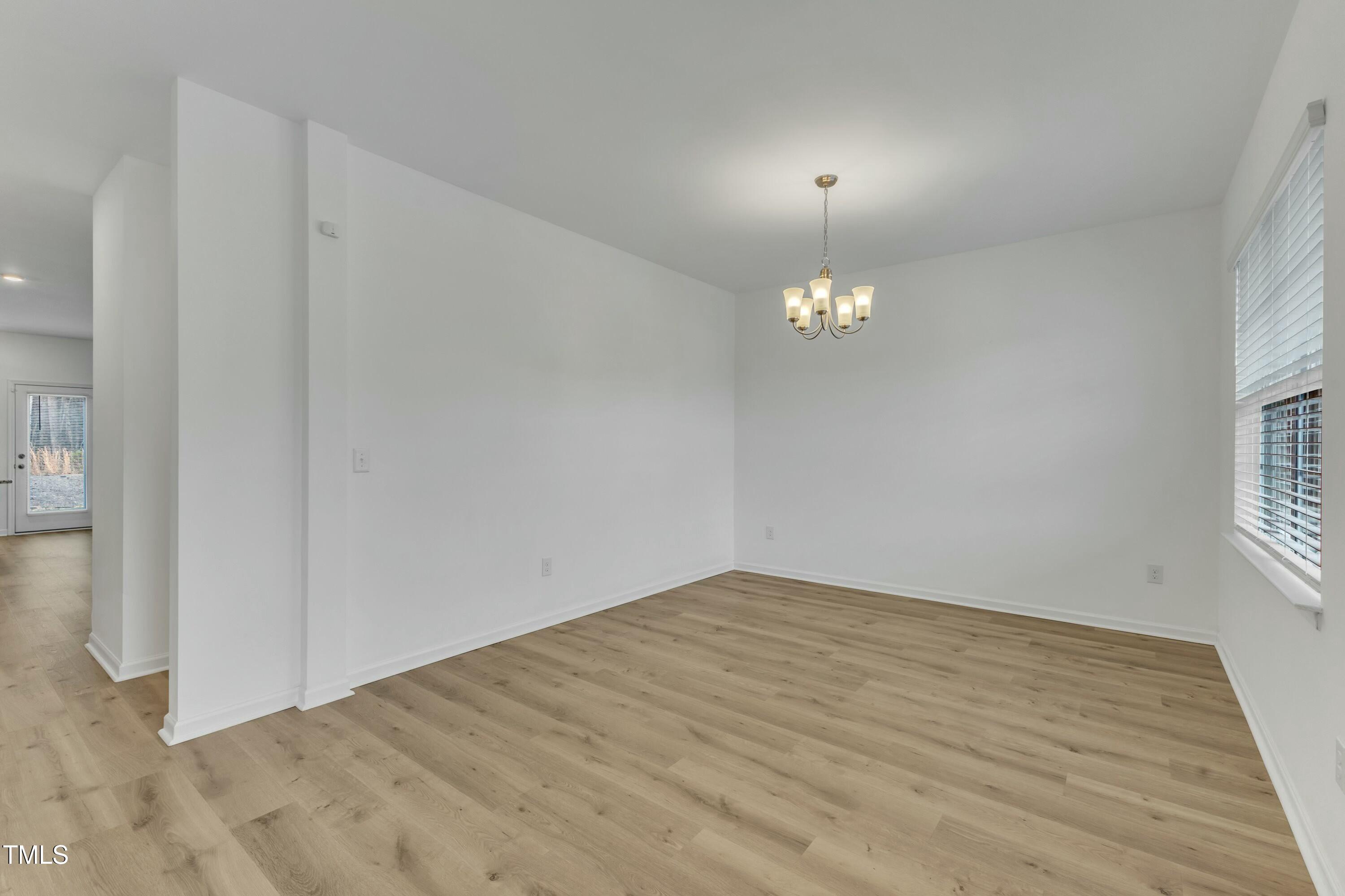 2728 Spring Valley Drive Property Photo 8