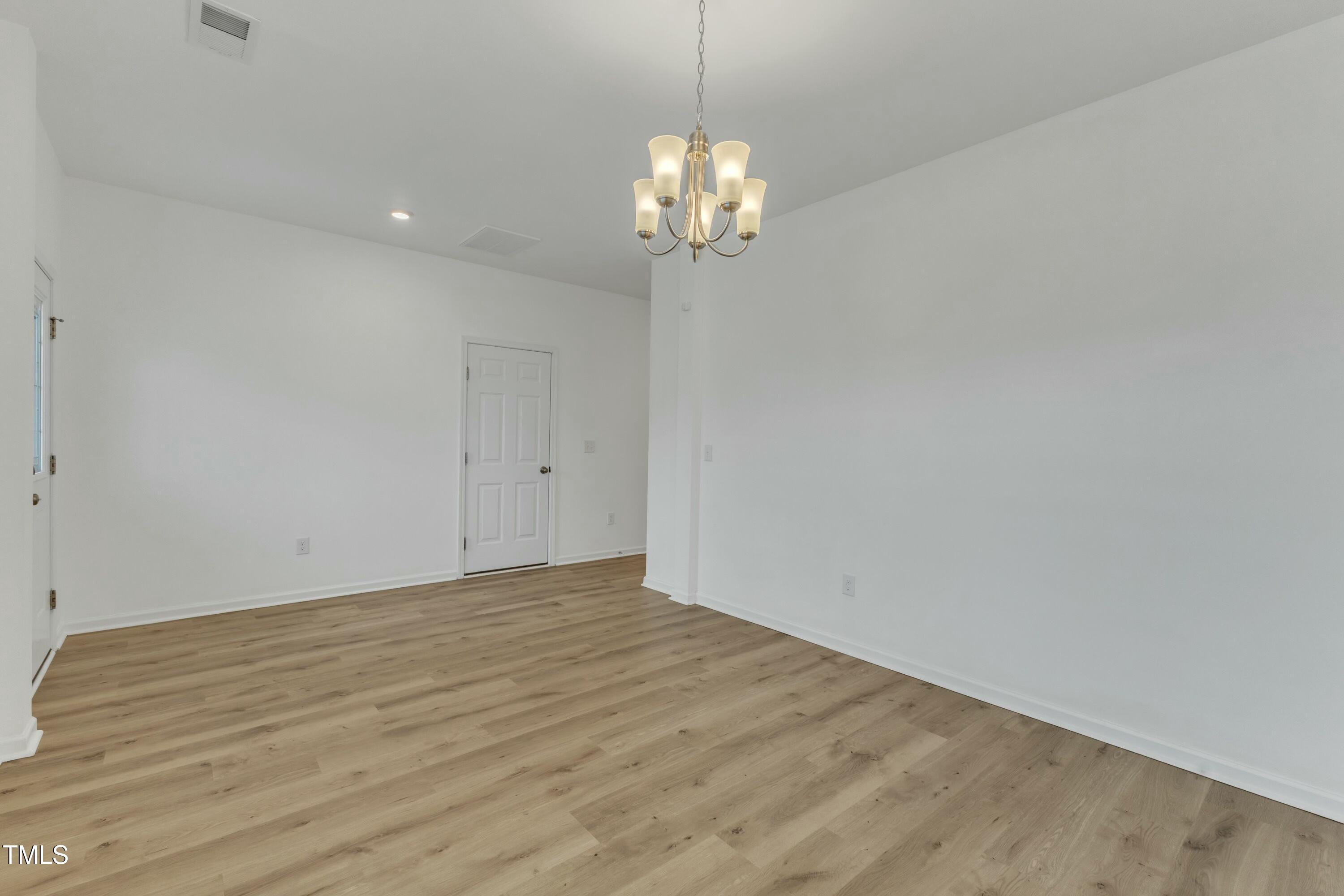2728 Spring Valley Drive Property Photo 9