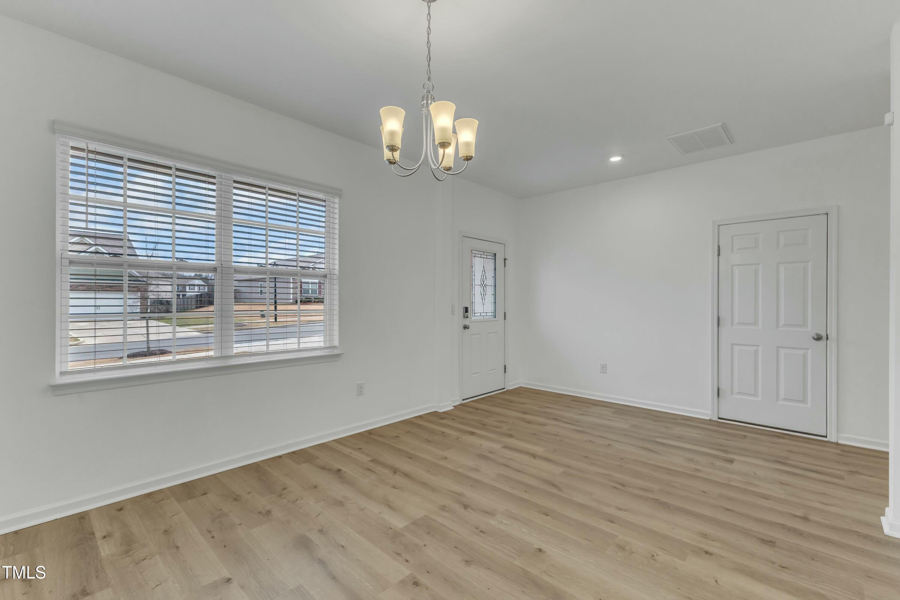 2728 Spring Valley Drive Property Photo 10