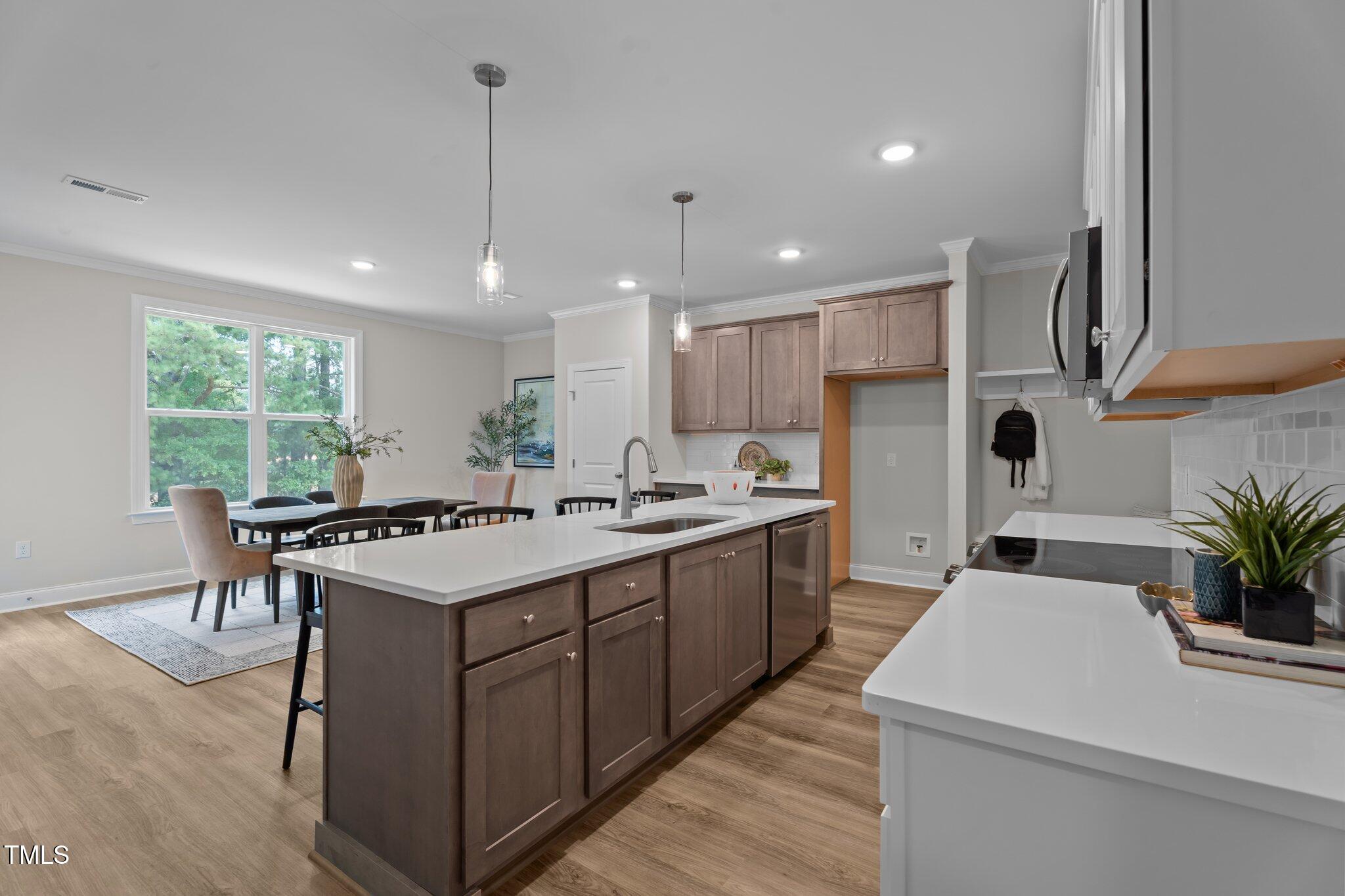 20 Diamond Creek Drive Property Photo 6