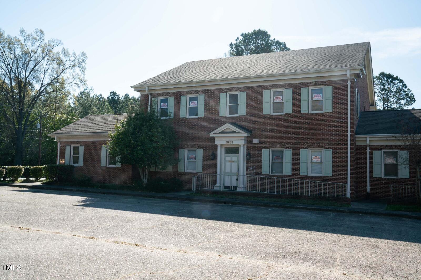 3201 Yorktown Avenue # 207 Property Photo 1