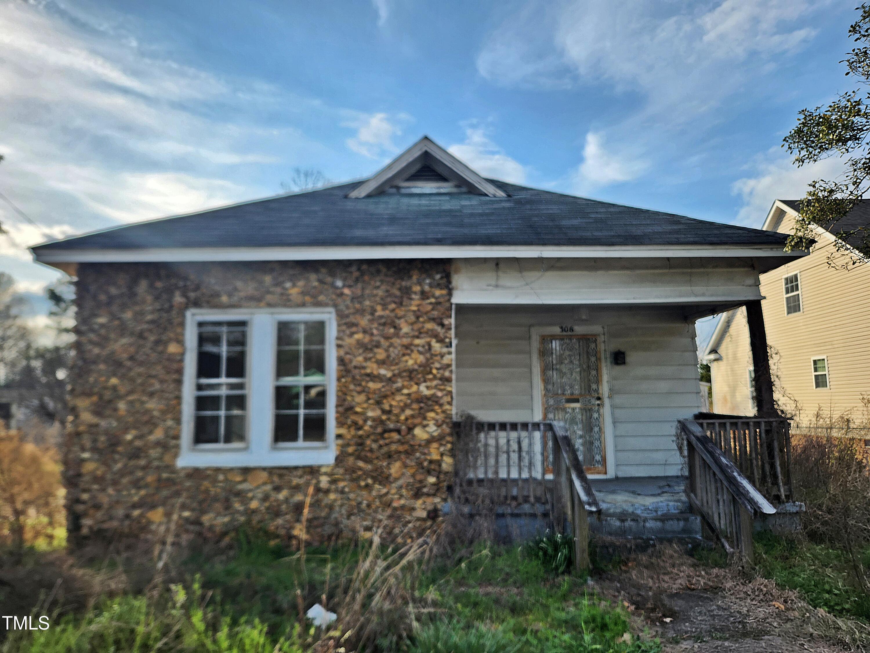 306 Martin Luther King Jr Drive Property Photo