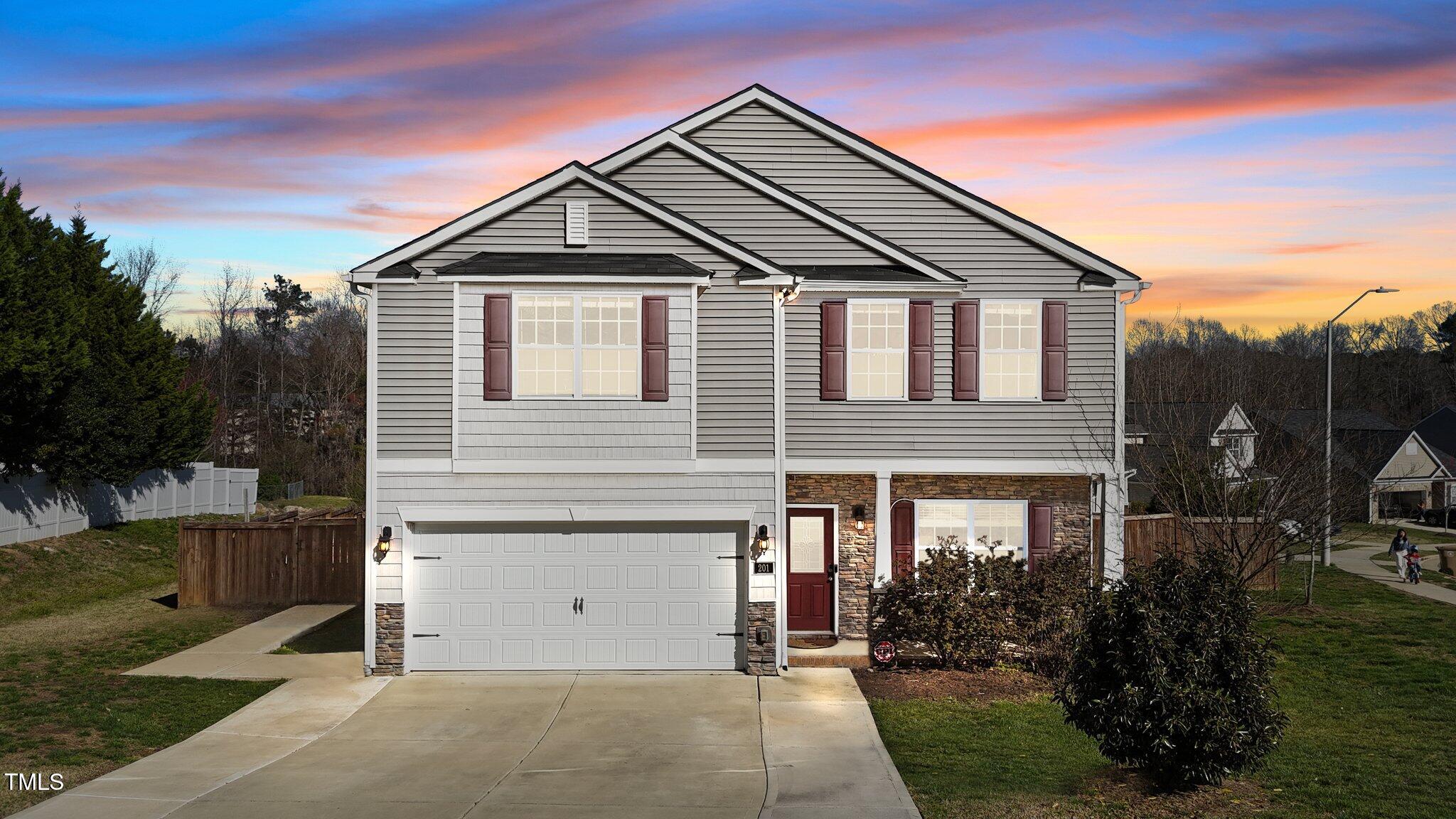 201 Oakton Ridge Place Property Photo