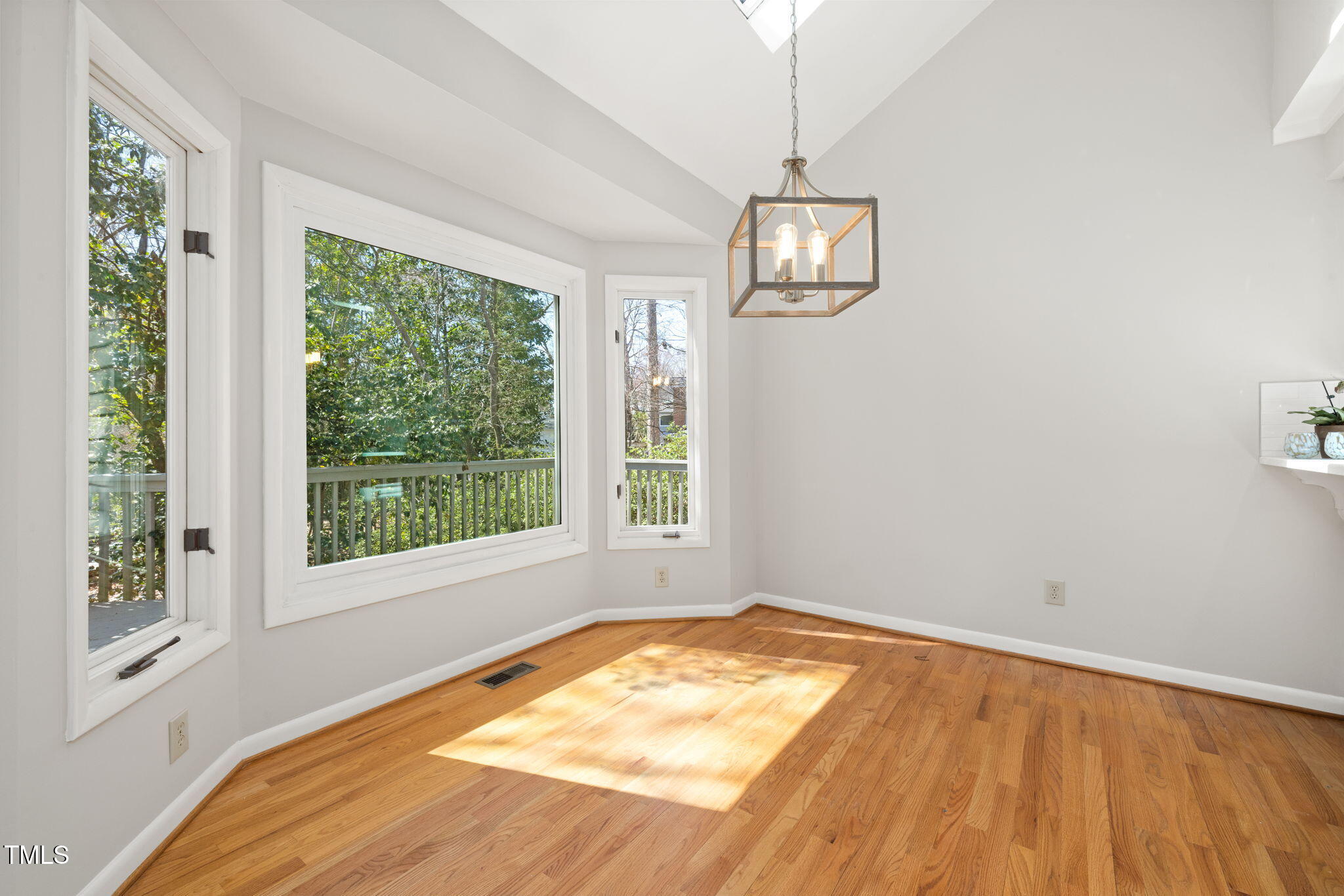 8116 Windsor Ridge Drive Property Photo 19
