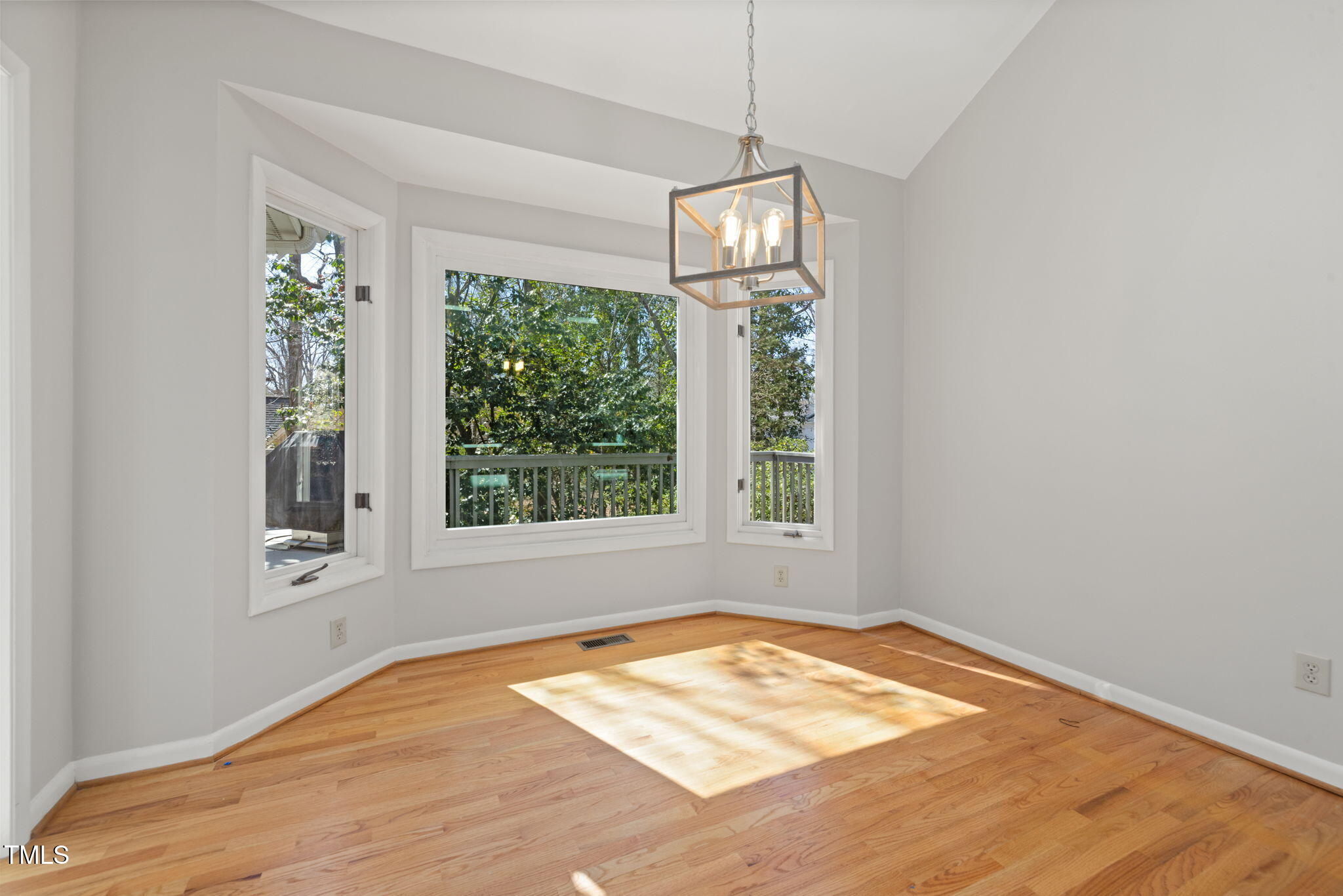 8116 Windsor Ridge Drive Property Photo 20