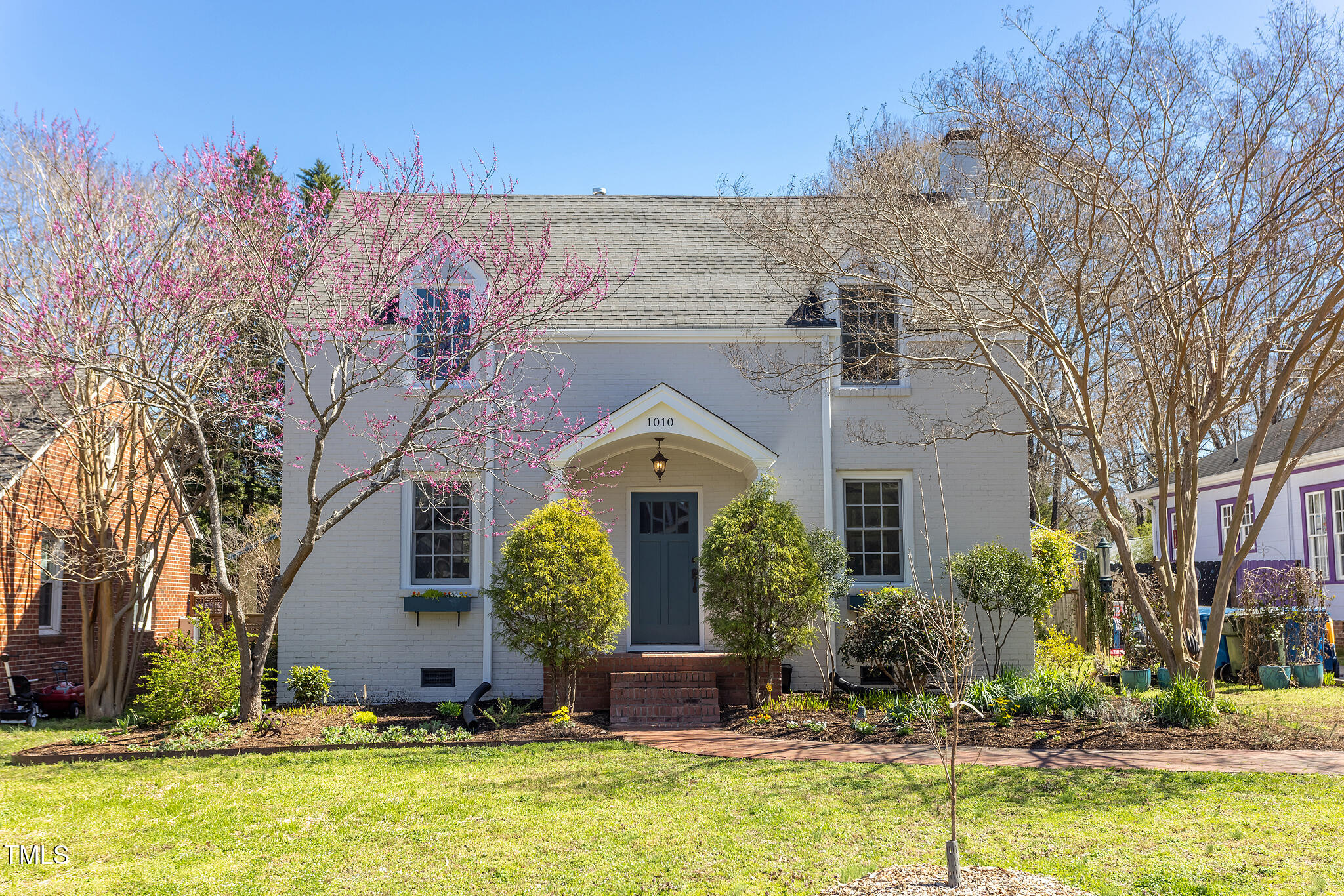 1010 Rosehill Avenue Property Photo