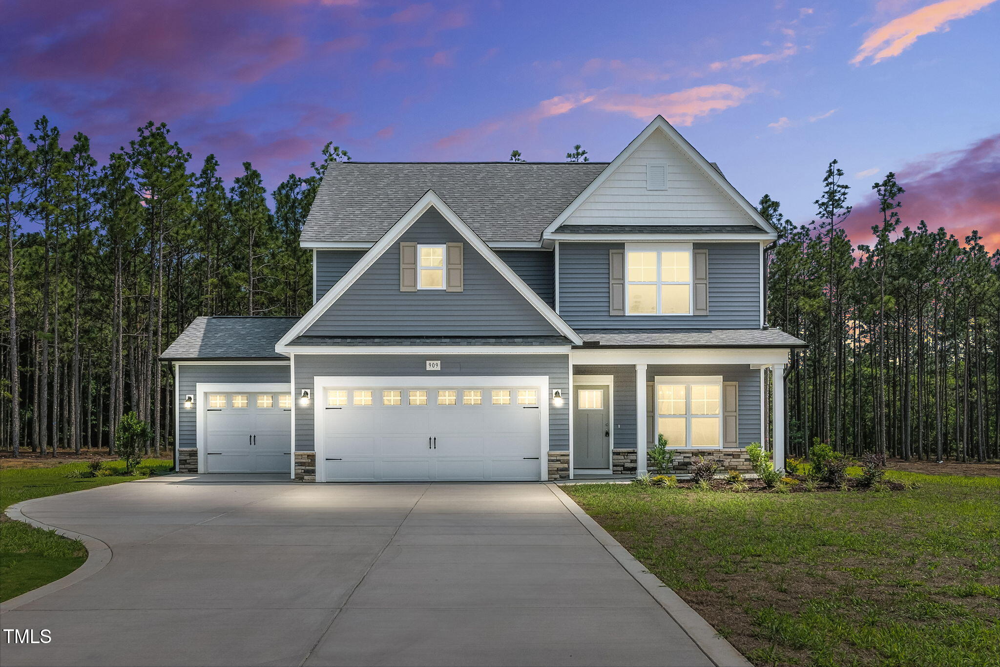 909 Rhum Drive Property Photo 1