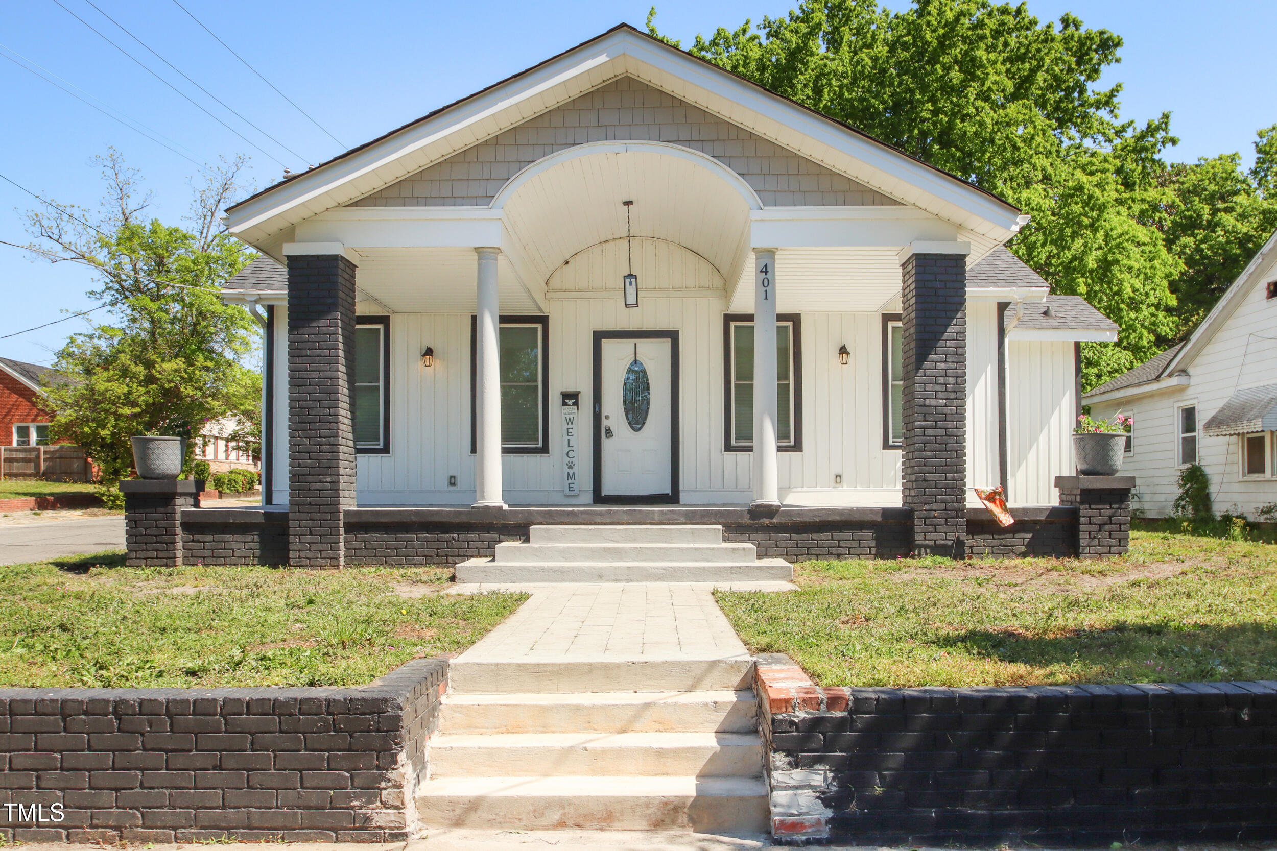 401 E Mulberry Street Property Photo