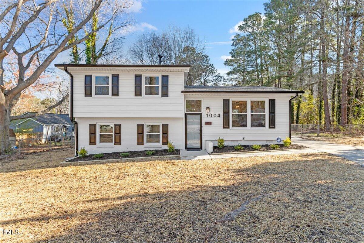 1004 Helms Place Property Photo