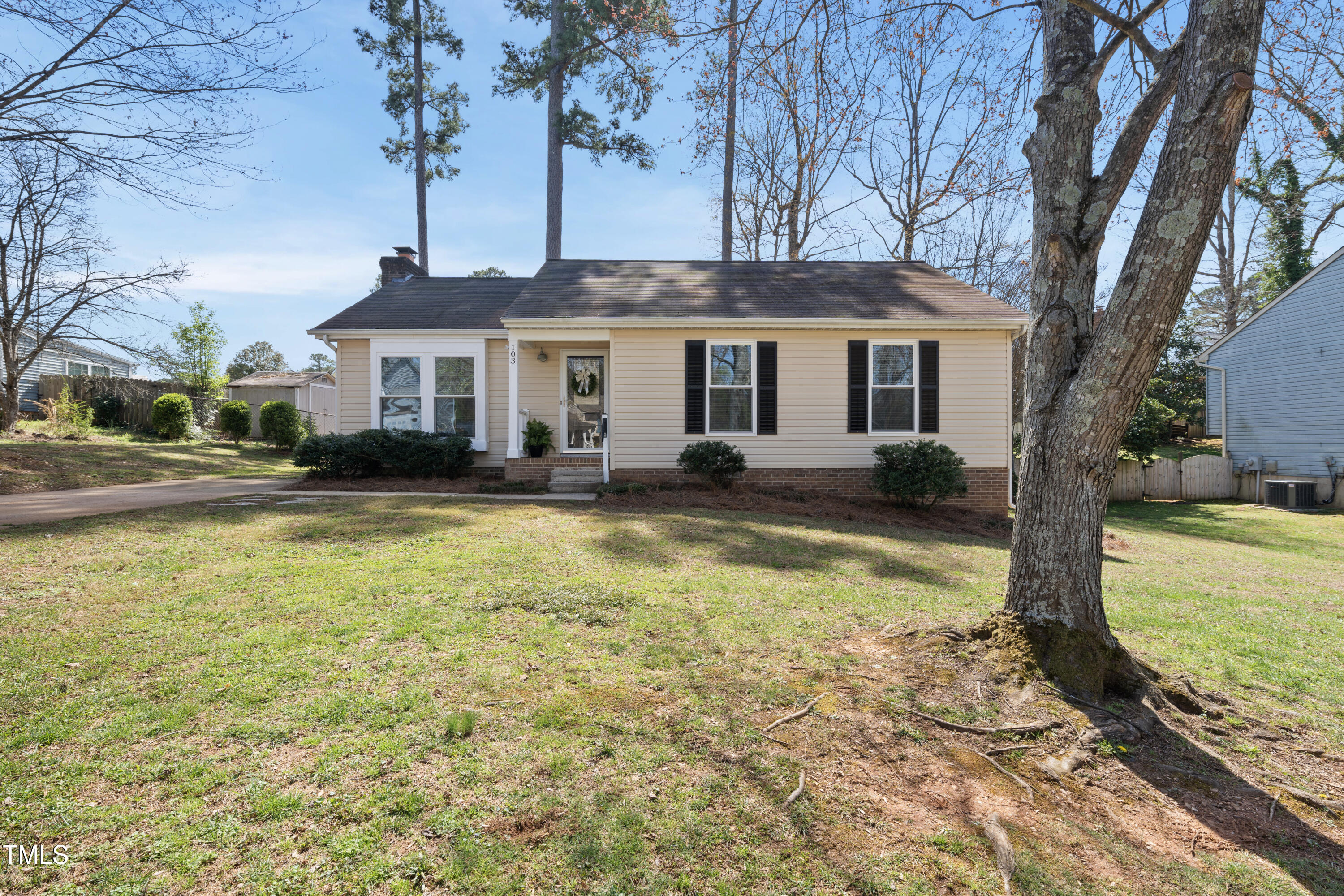 103 Willoughby Lane Property Photo