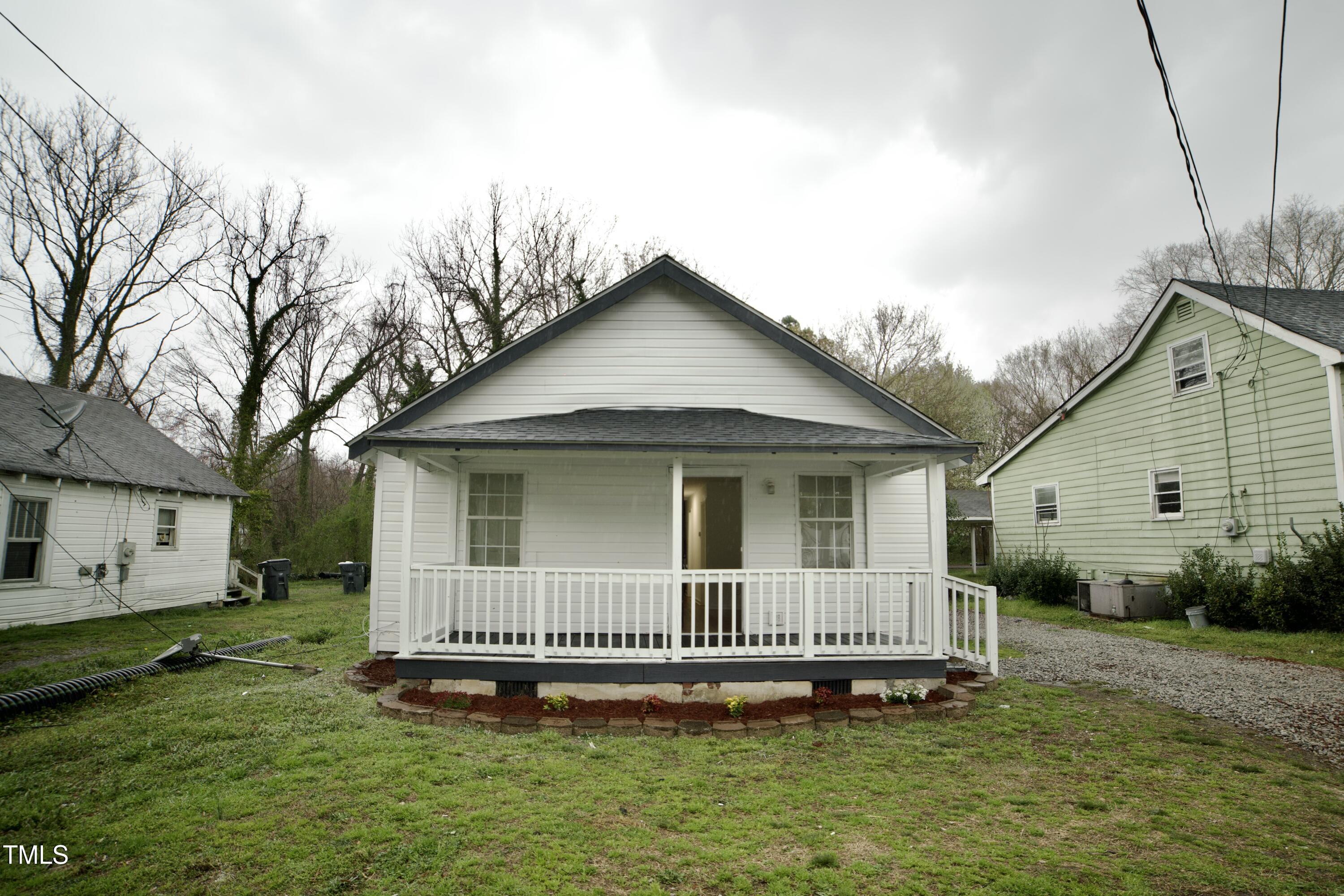 423 E Rockspring Street Property Photo
