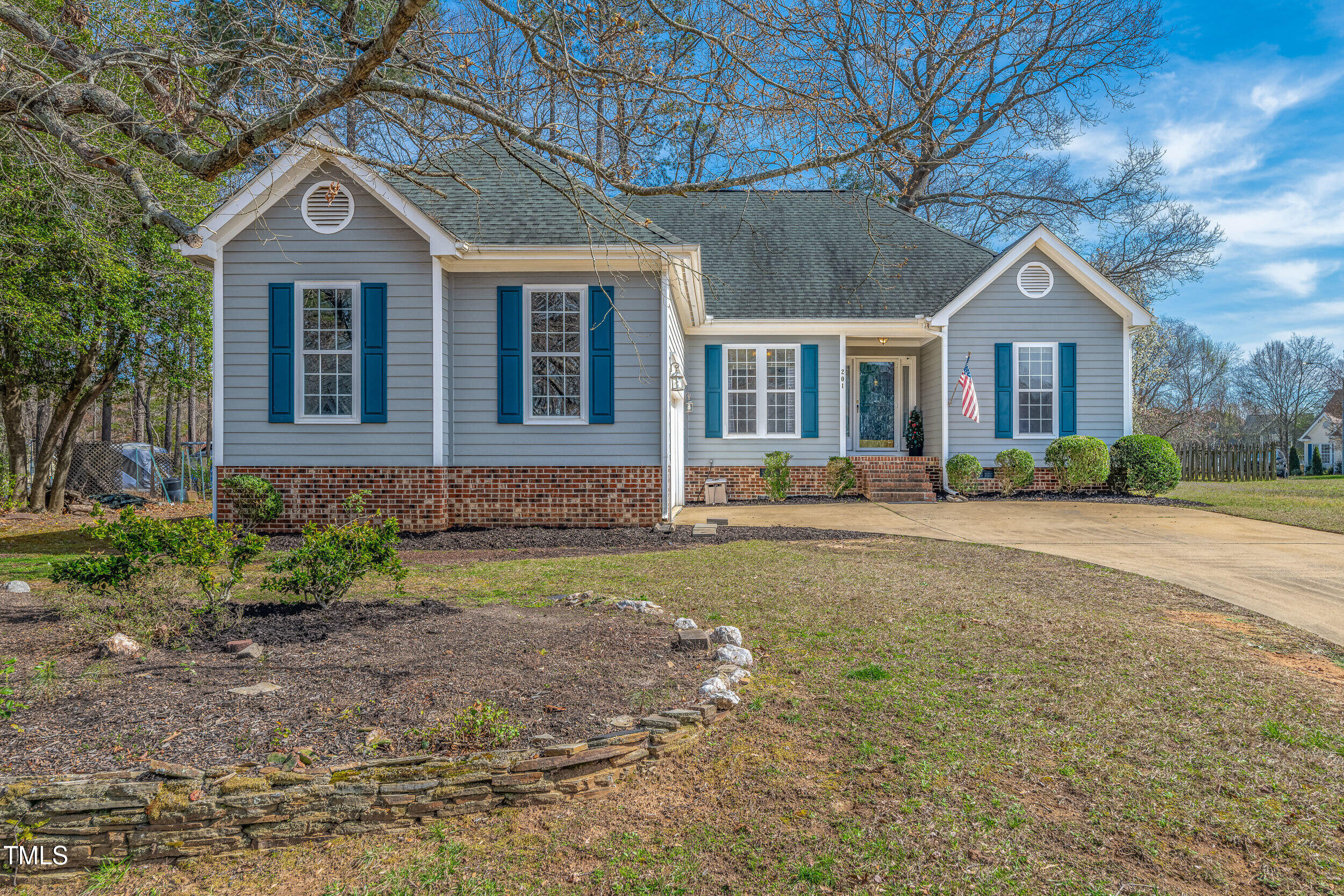 201 Somerset Farm Drive Property Photo 1