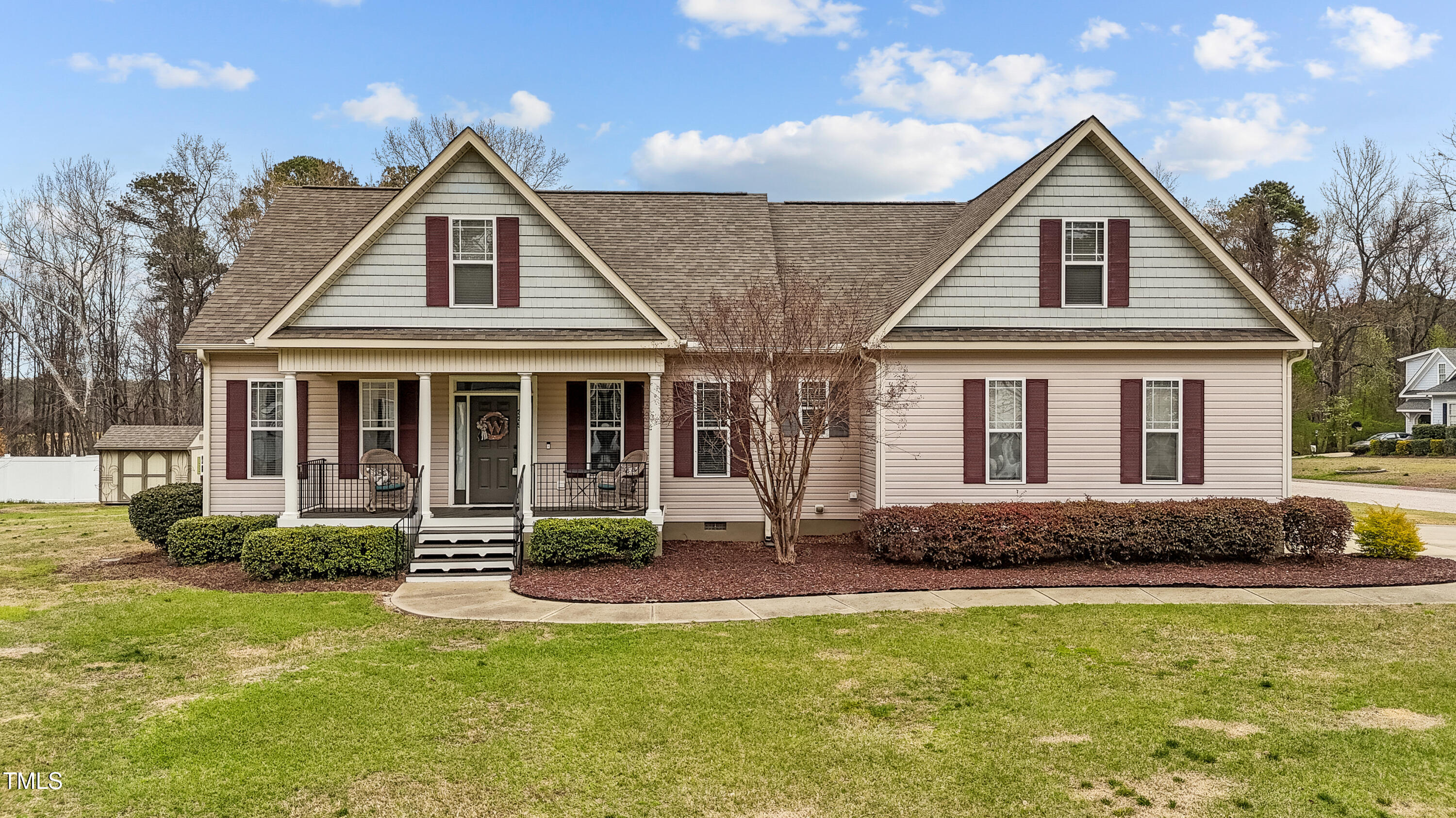 225 Woodfield Court Property Photo