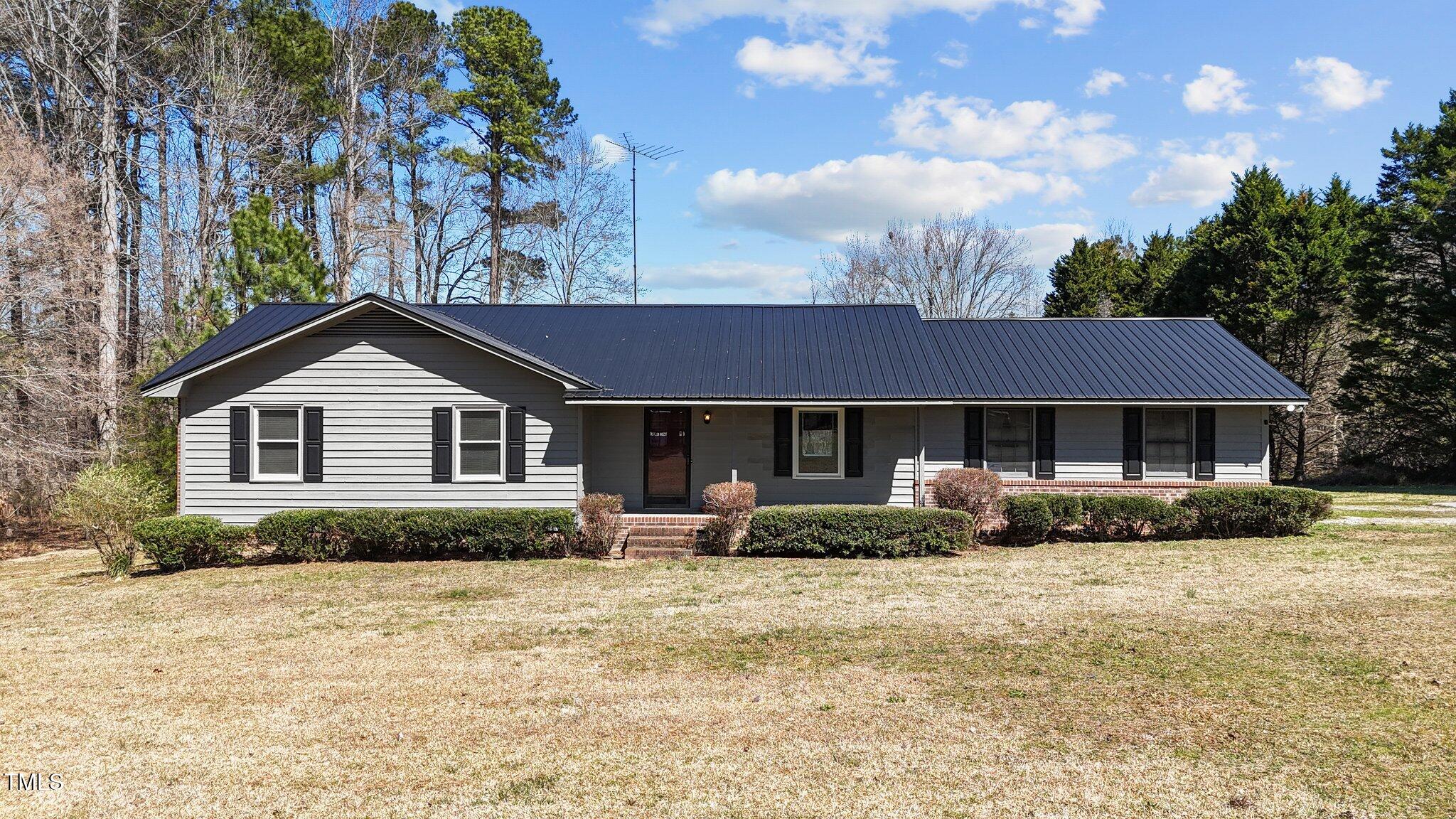 706 Dyking Road Property Photo
