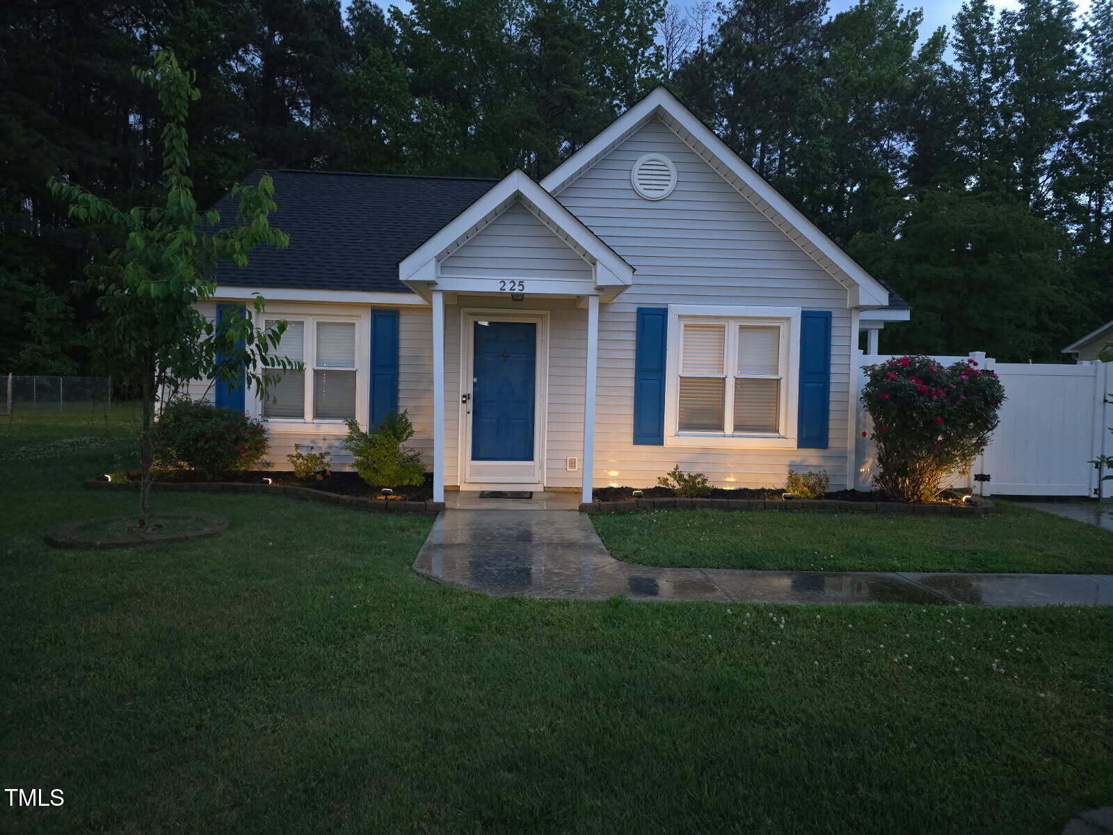 225 Sebastian Way Property Photo