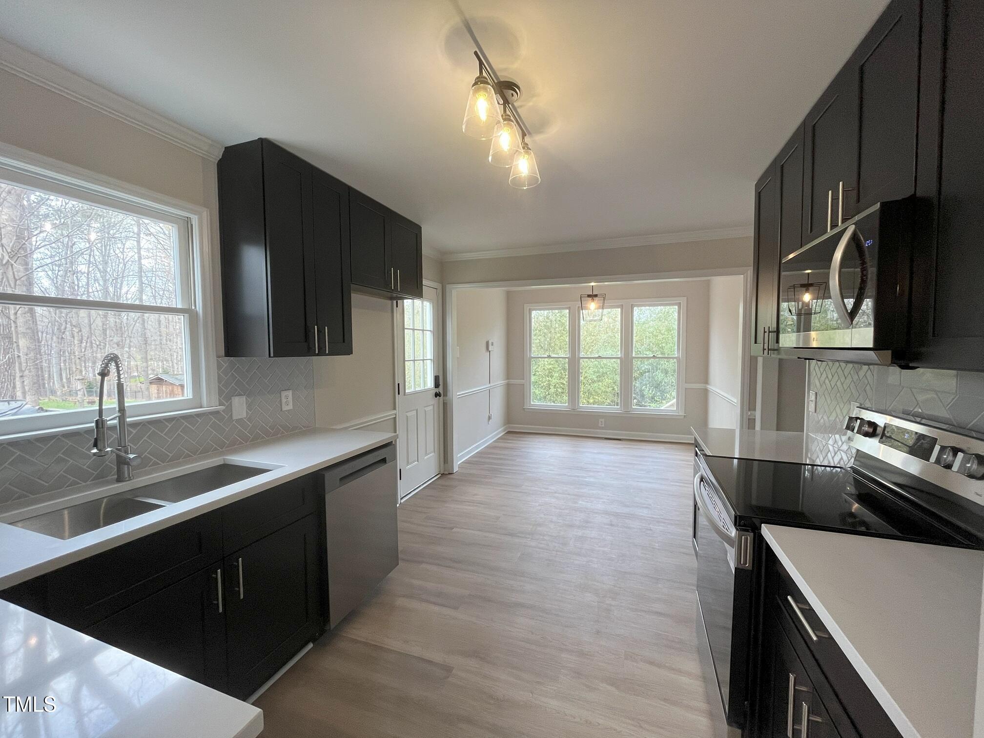 1116 Shadywood Lane Property Photo 3