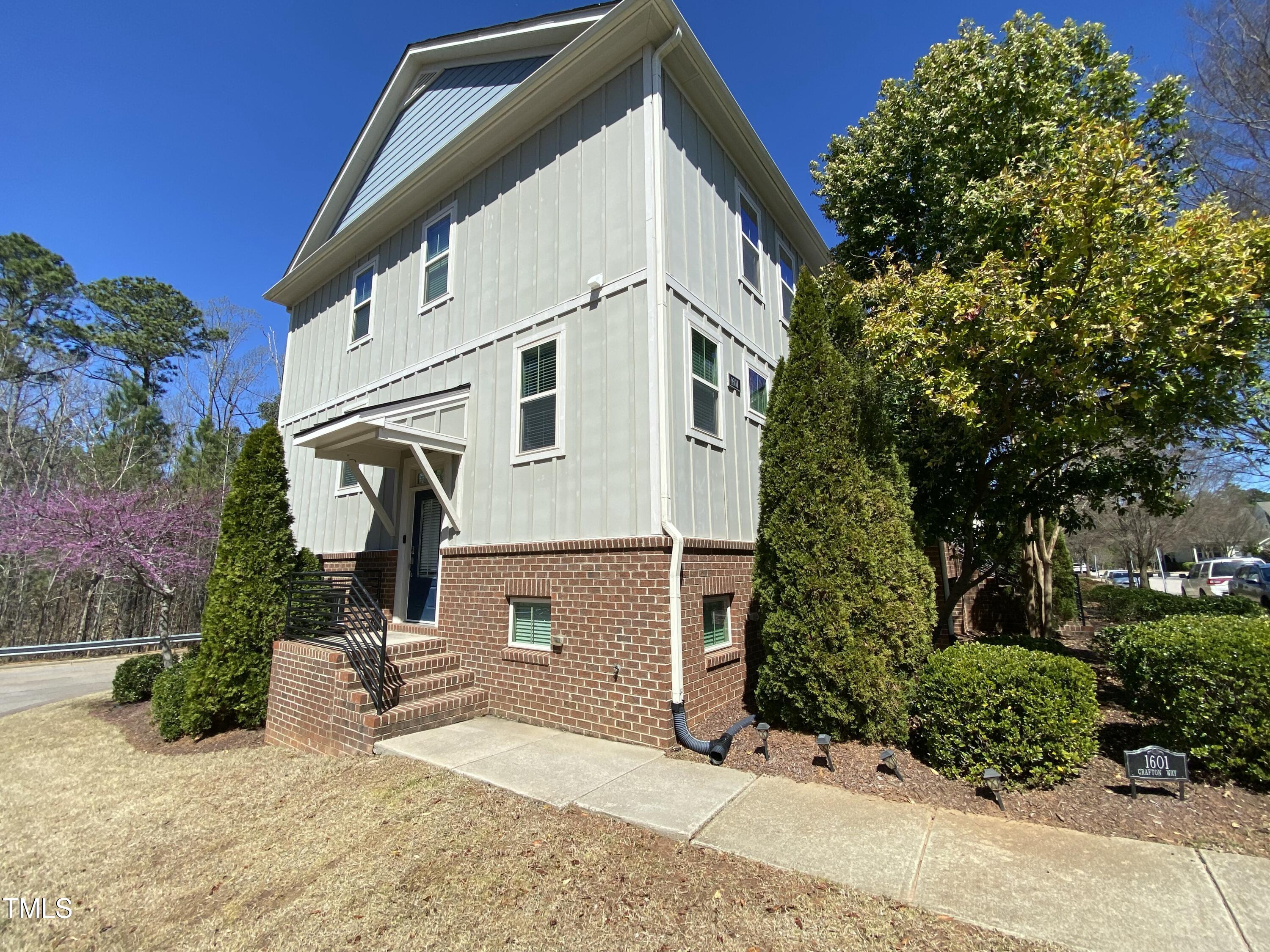1601 Crafton Way Property Photo