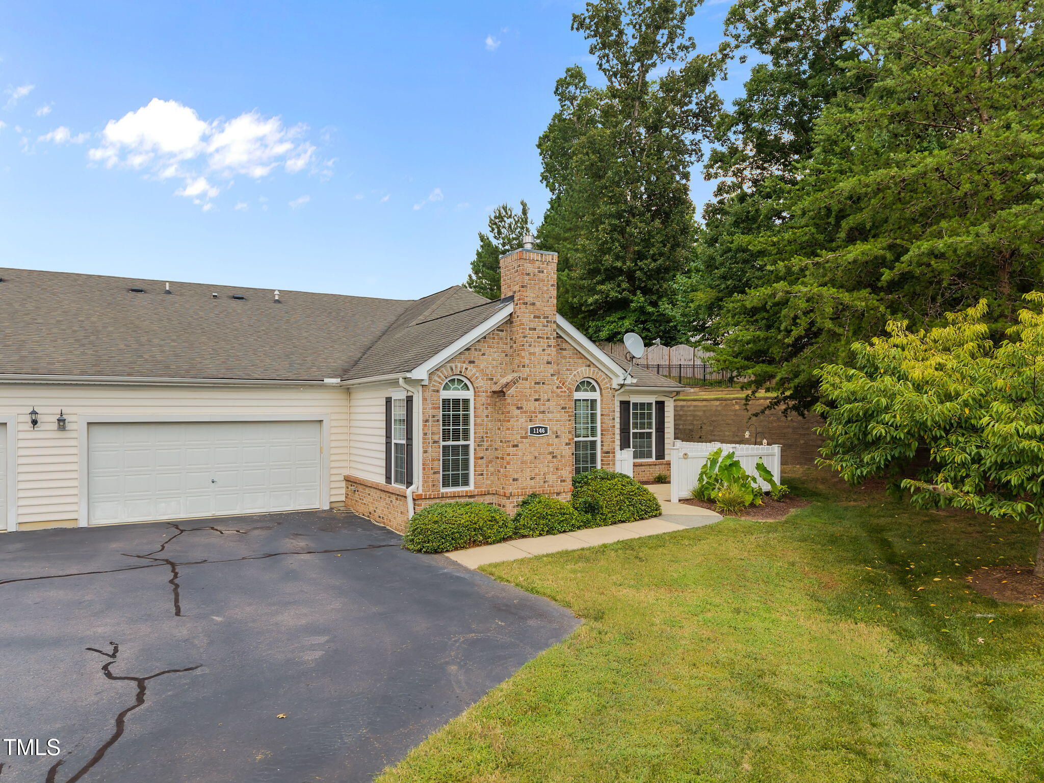 1146 Blue Bird Lane Property Photo 1