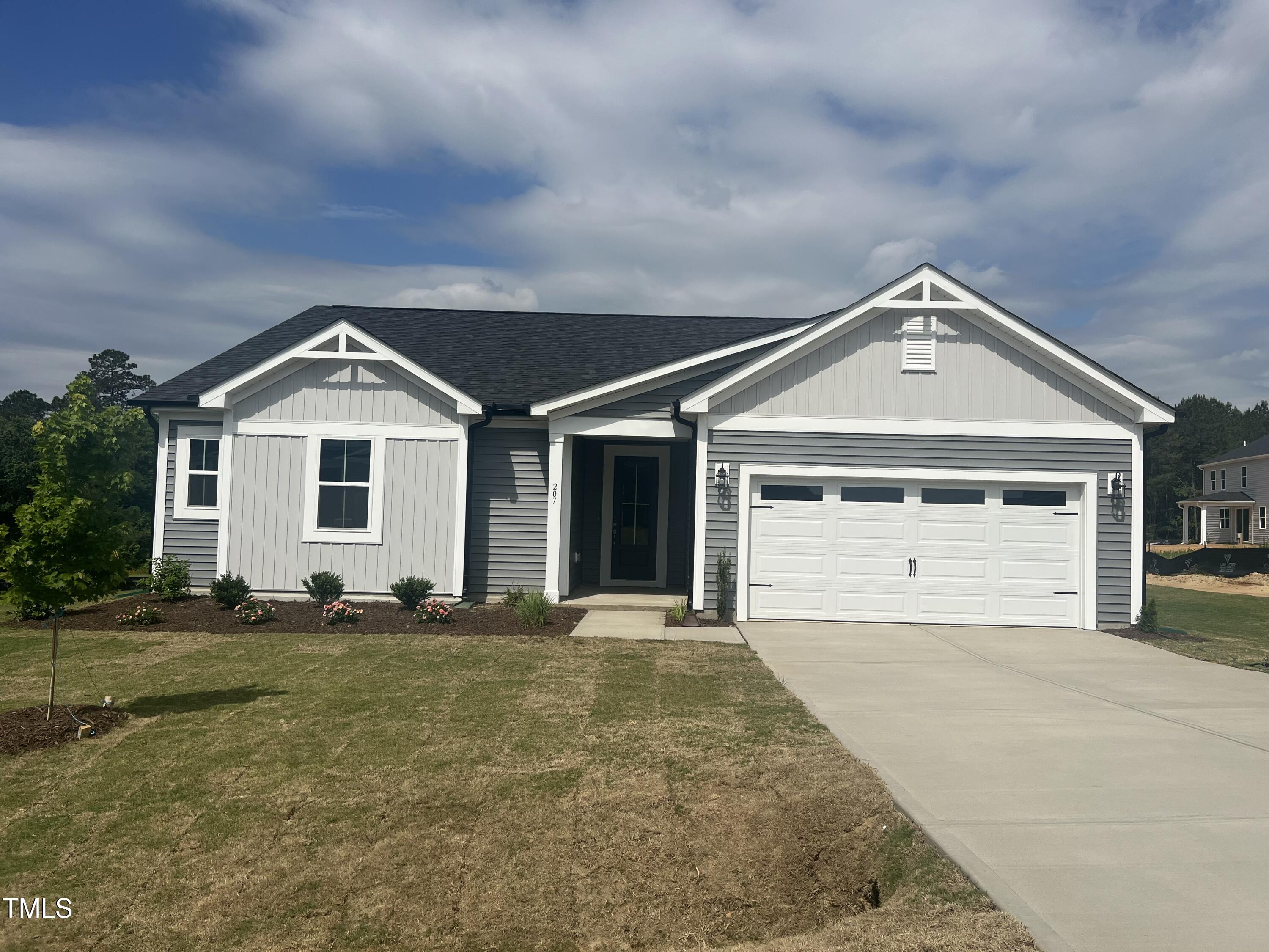 207 Golfview Avenue Property Photo